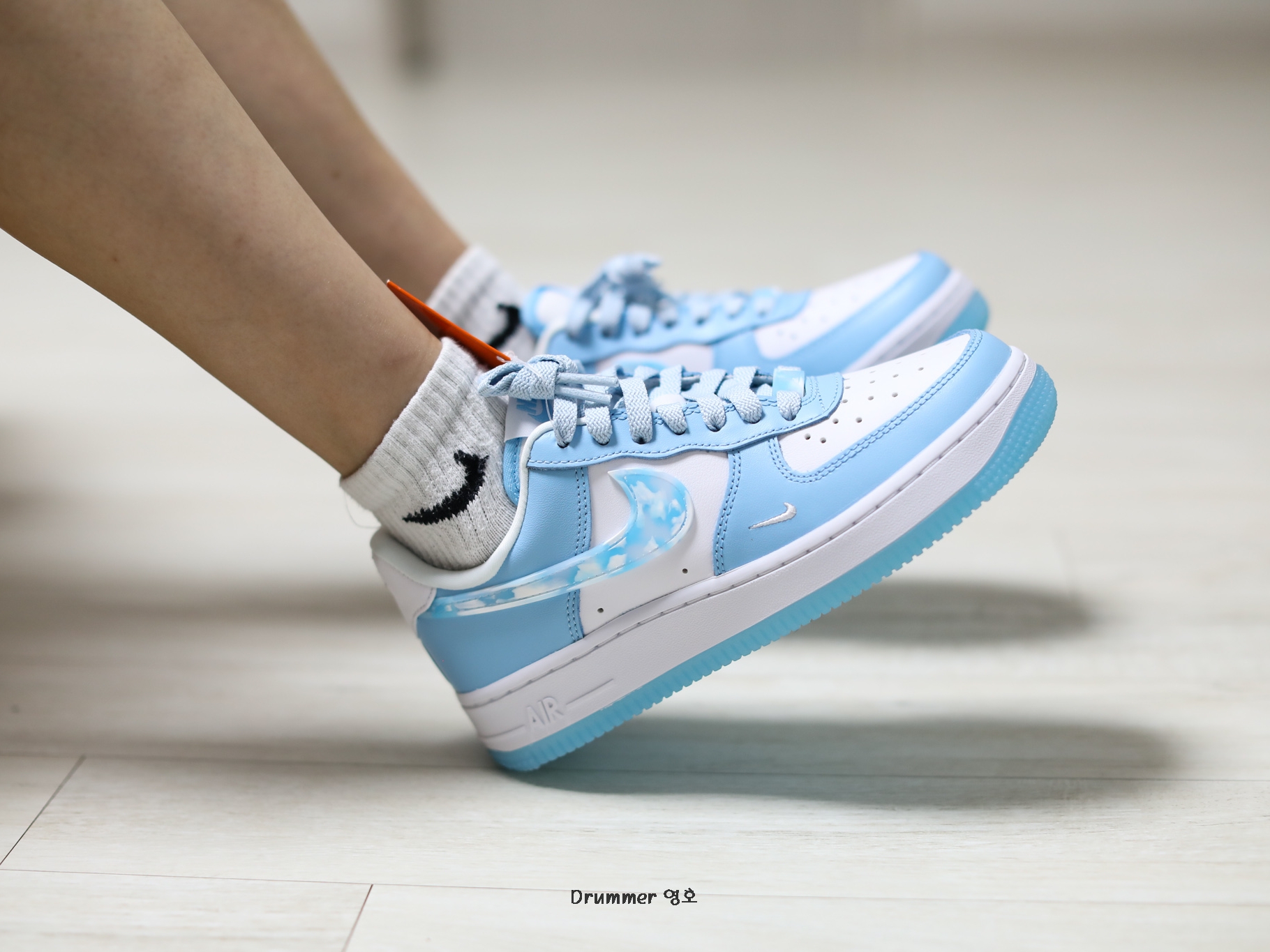 (W) Nike Air Force 1 '07 LX Celestine Blue 착용 스타일