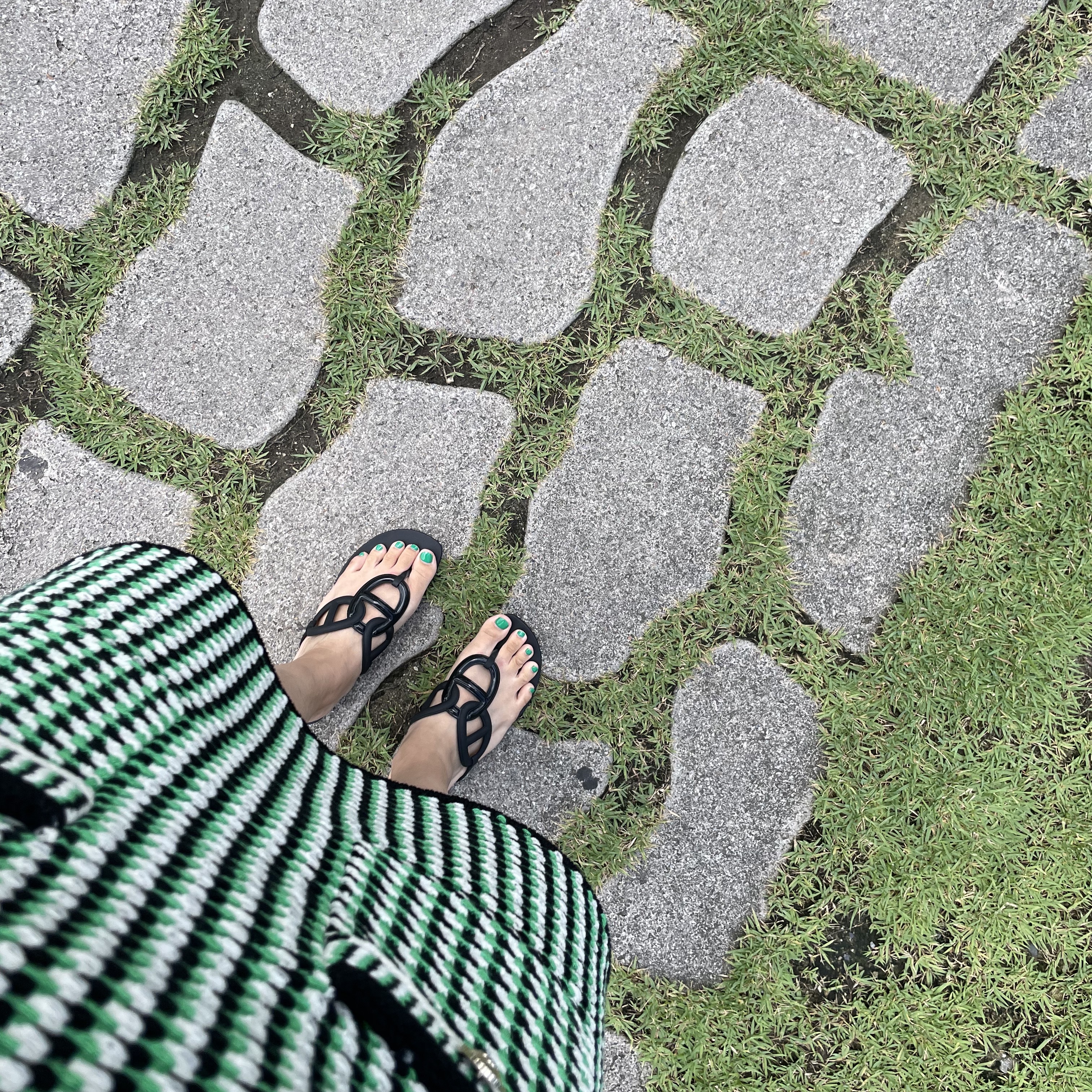 (W) Hermes Egerie Sandal Noir 착용 스타일