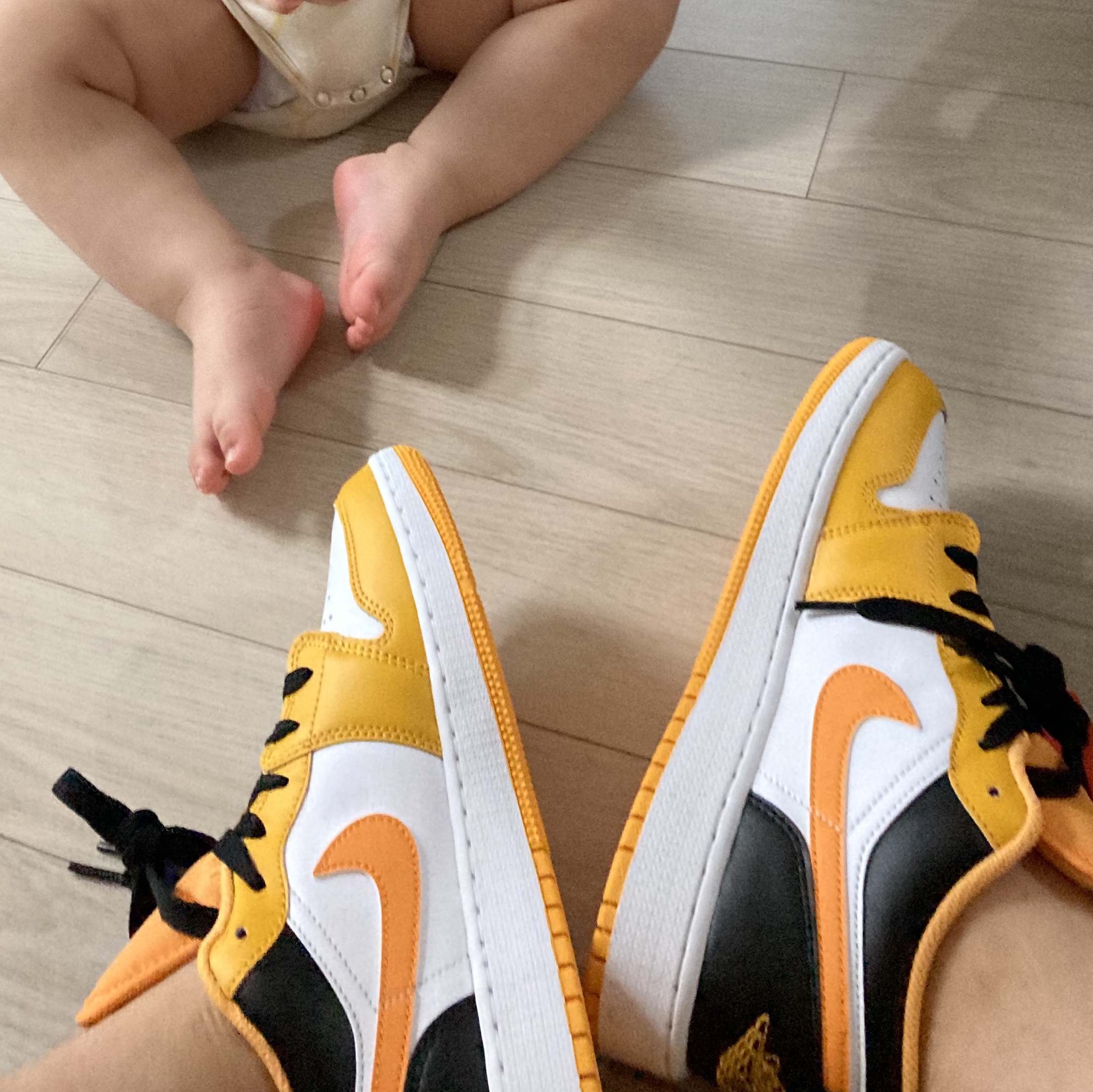 (GS) Jordan 1 Low Taxi 착용 스타일 - 1