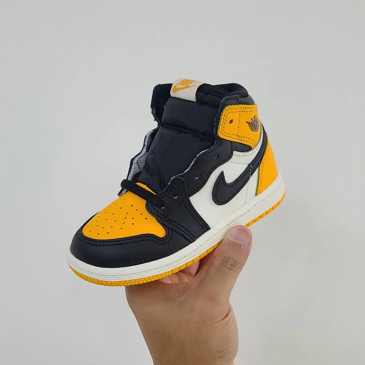 (TD) Jordan 1 Retro High OG Taxi 착용 스타일 - 1