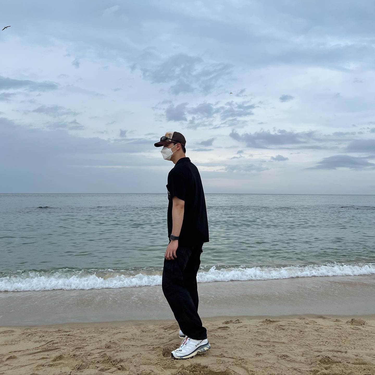 Salomon XT-4 White Lunar Rock 착용 스타일