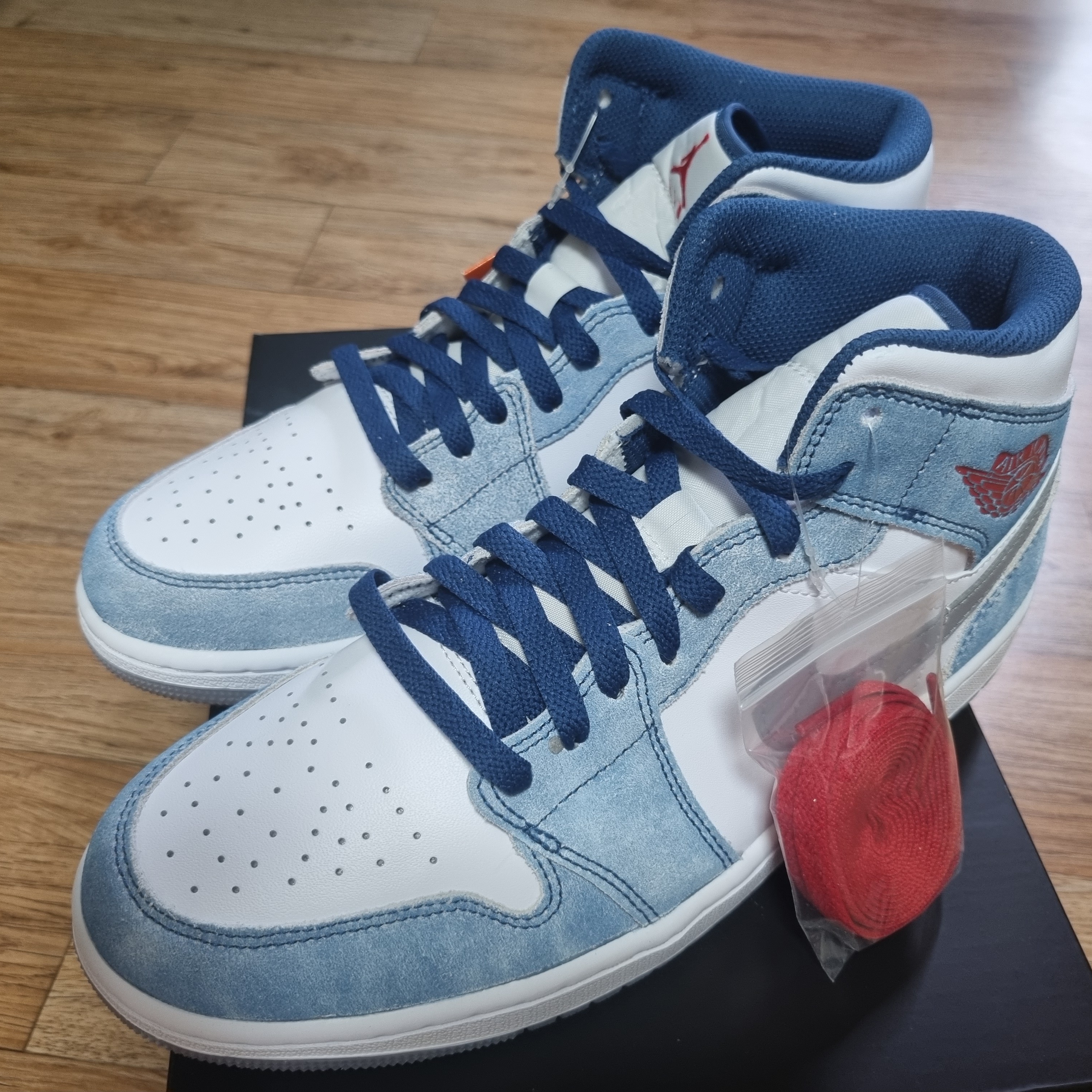 Jordan 1 Mid SE French Blue Fire Red, (GS) Nike Dunk Low Black 착용 스타일 - 2