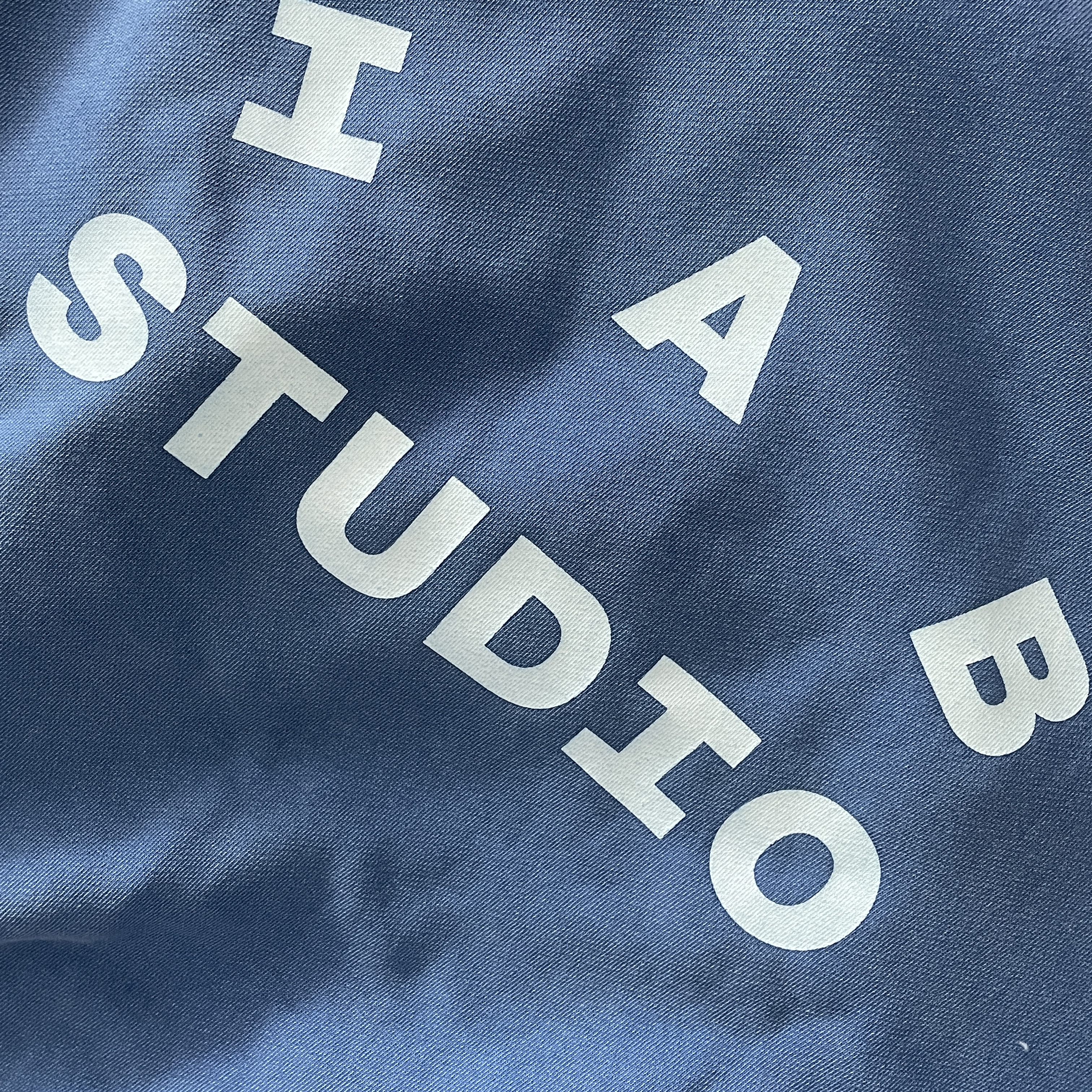 IAB Studio Pigment Hoodie Royal Blue - 22FW 착용 스타일