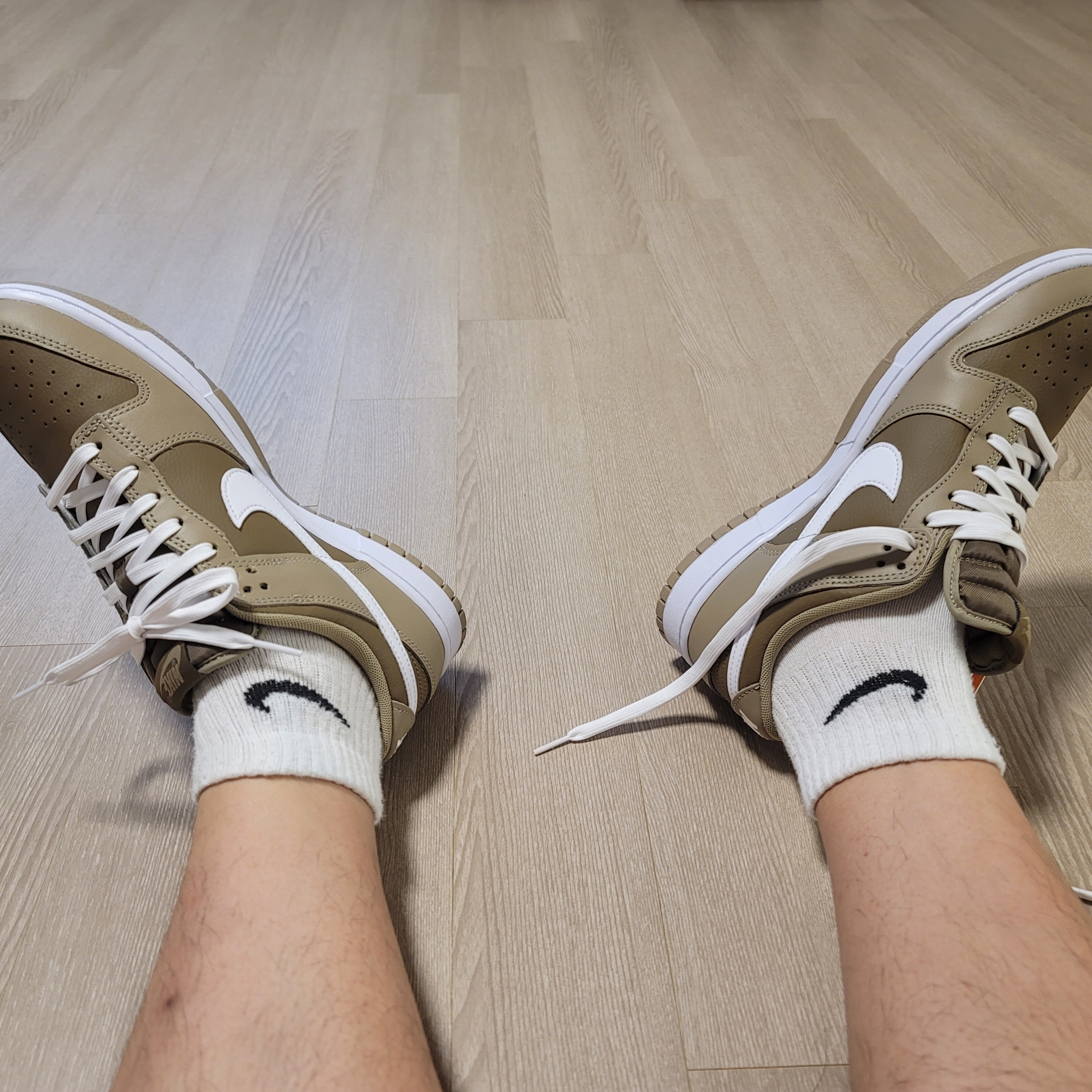 Nike Dunk Low Retro Khaki Hazel Rush 착용 스타일 - 3