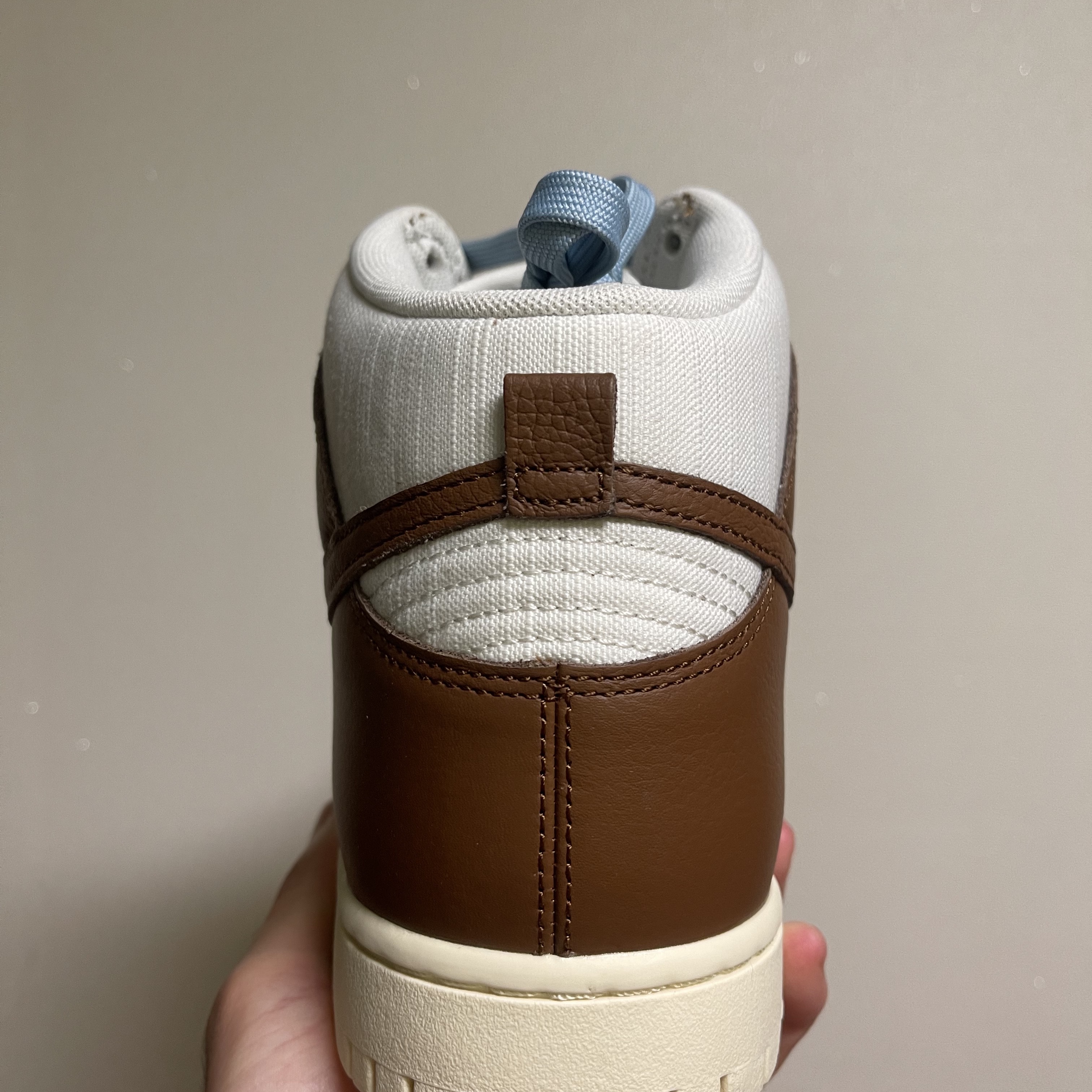 Nike Dunk High PRM Pecan and Sail 착용 스타일 - 4