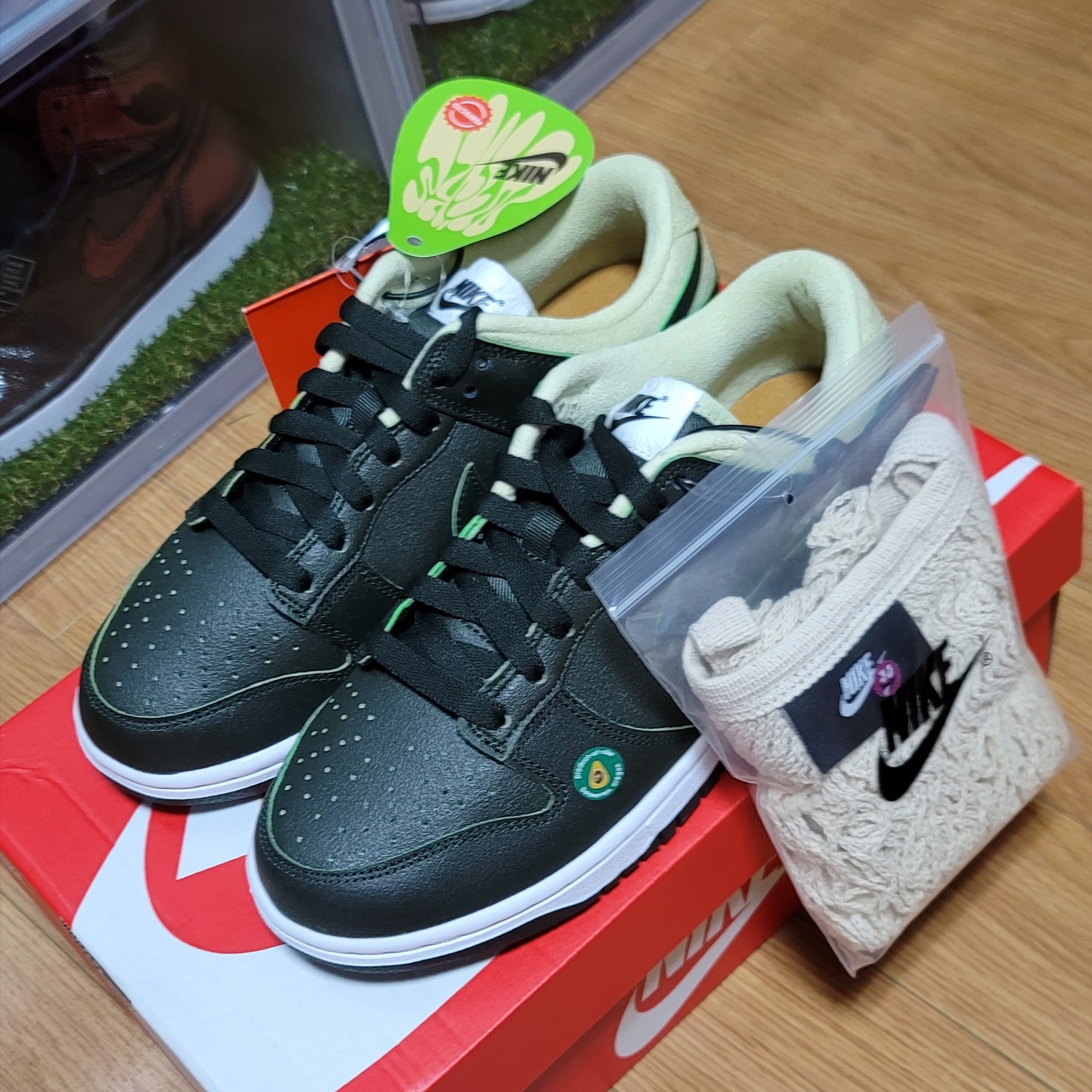 (W) Nike Dunk Low SE 85 Neptune Green and Sail, (W) Nike Dunk Low LX Avocado 착용 스타일 - 3
