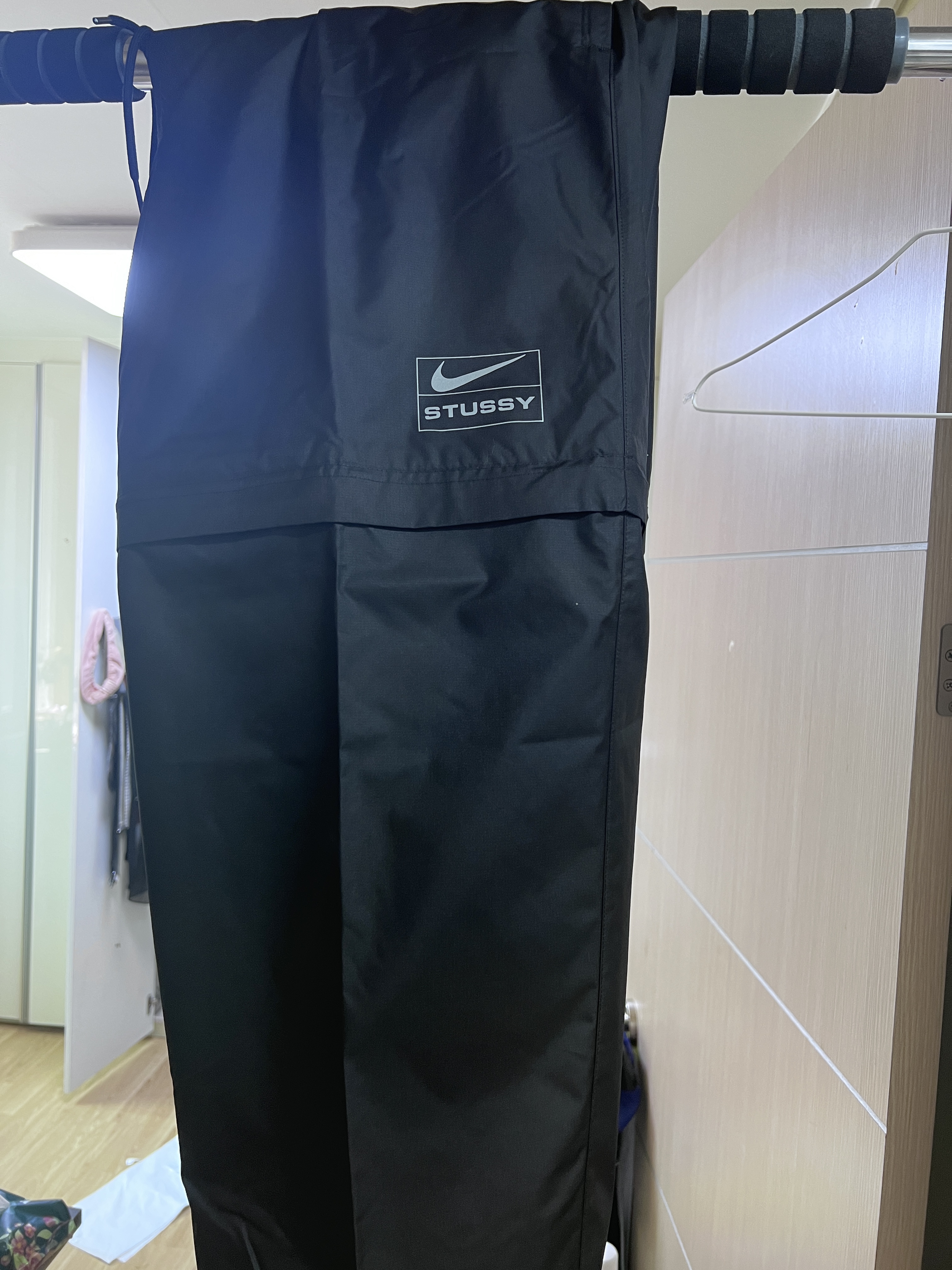 Nike x Stussy NRG FL Storm-Fit Pants Black (DO7170-010) 착용 스타일 - 1