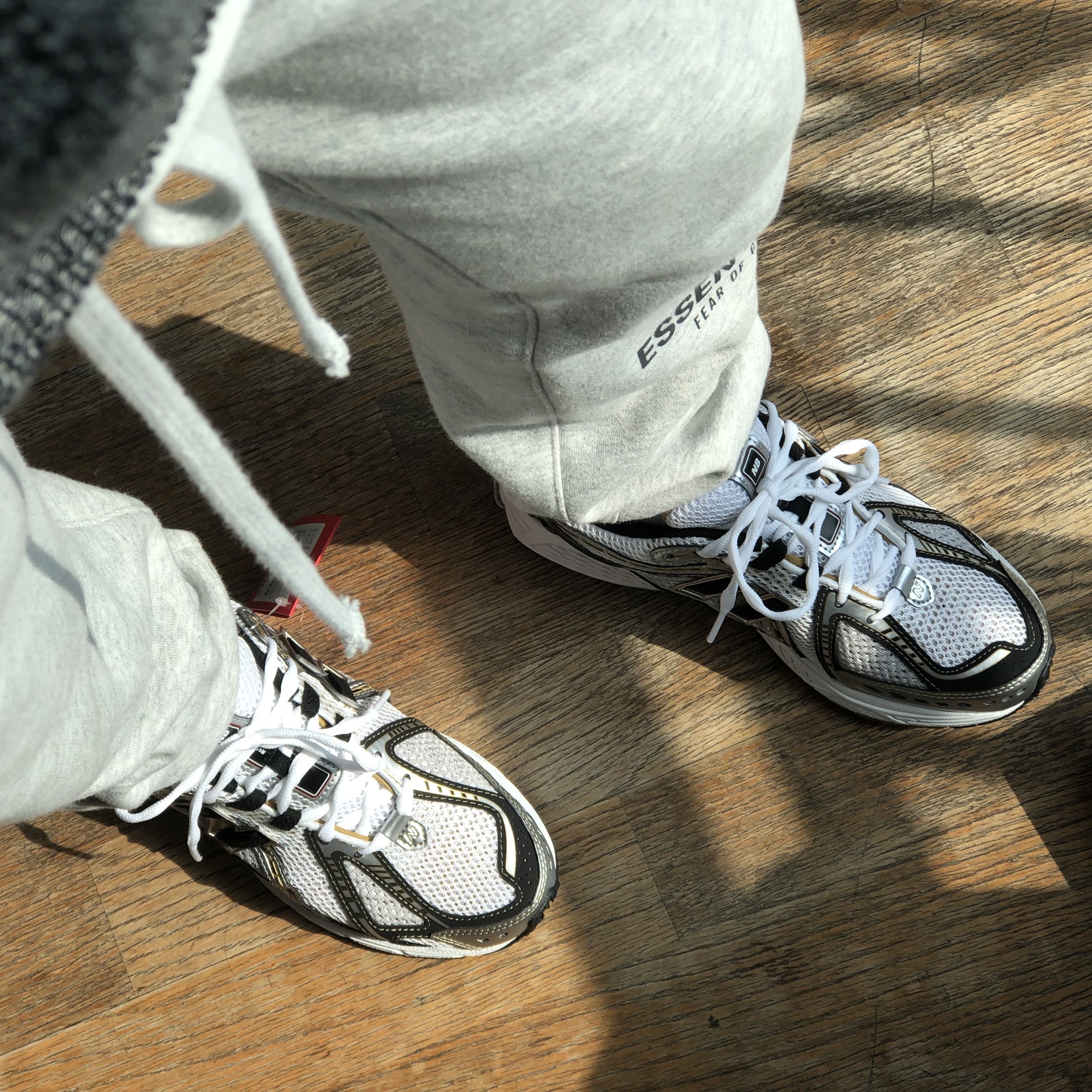 New Balance 1906R White Gold 착용 스타일 - 2