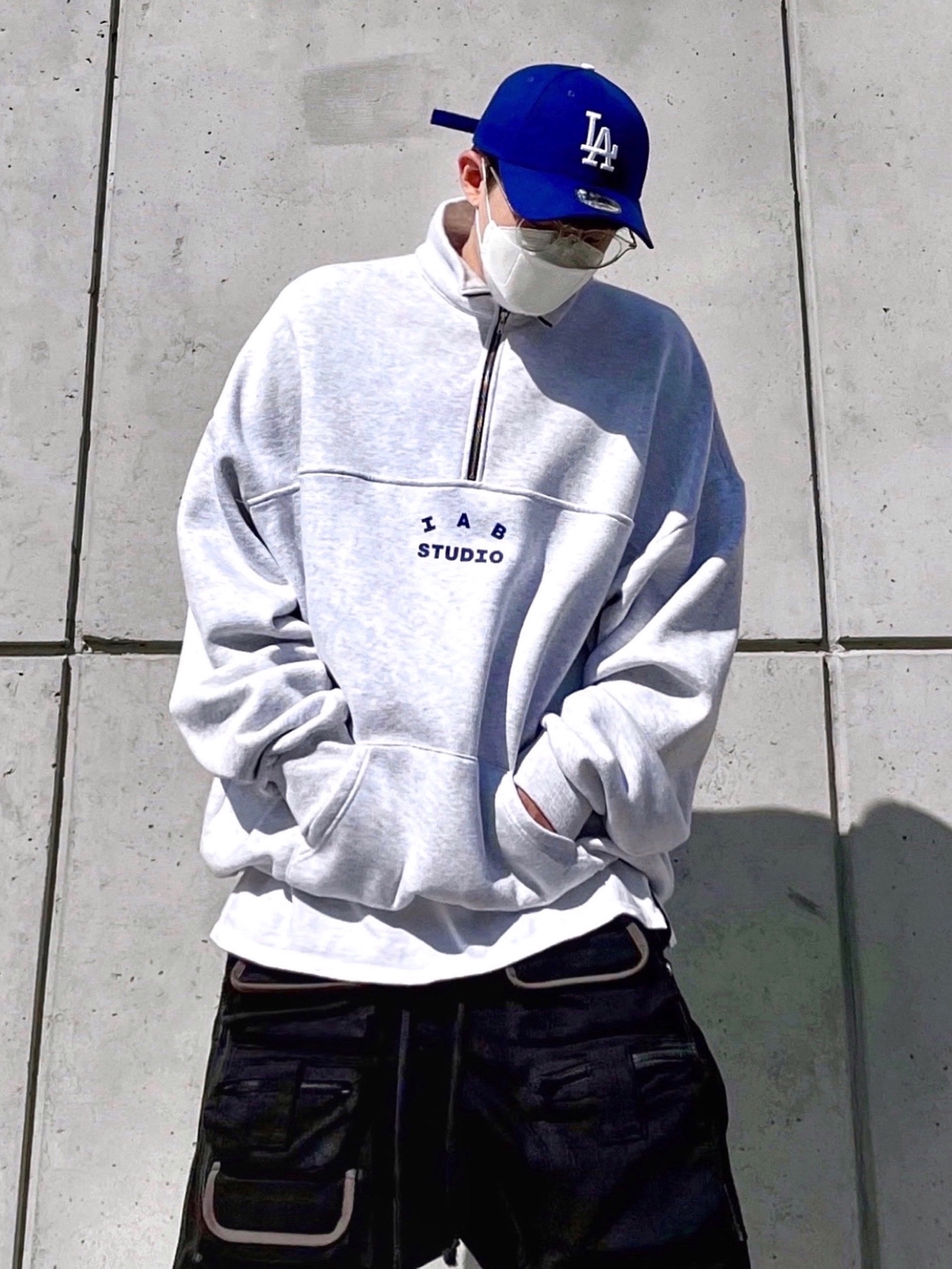 IAB Studio Half Zip Pullover Light Gray, Nike Dunk Low Retro Hyper Cobalt 착용 스타일 - 2