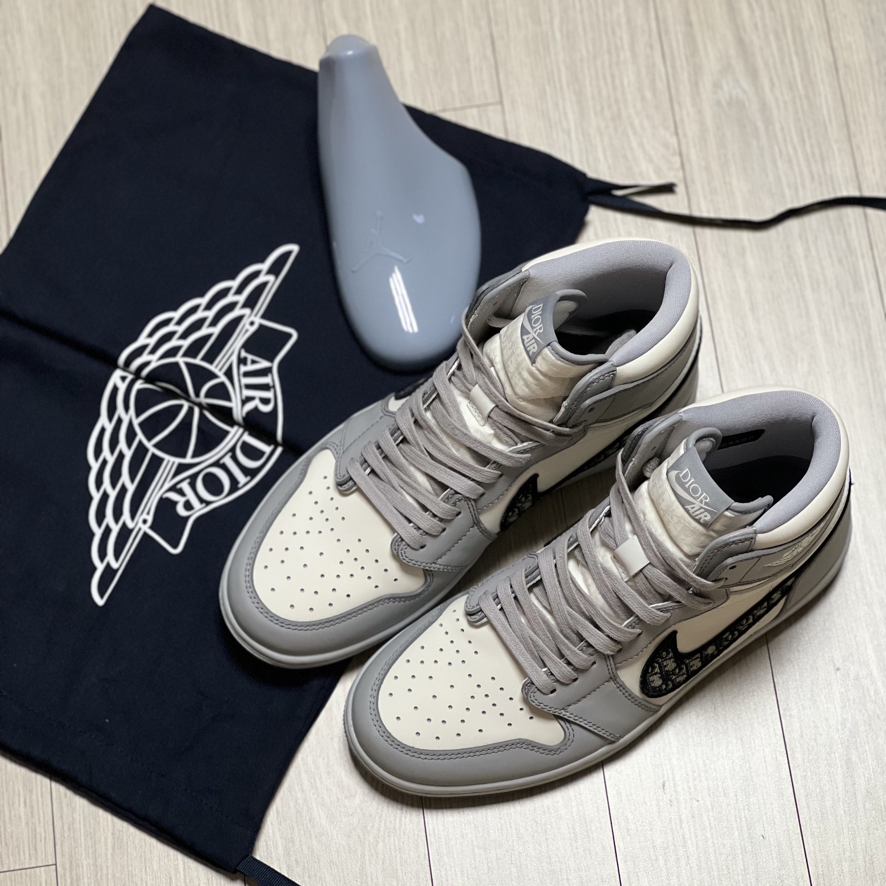 Jordan 1 x Dior High OG 착용 스타일 - 1