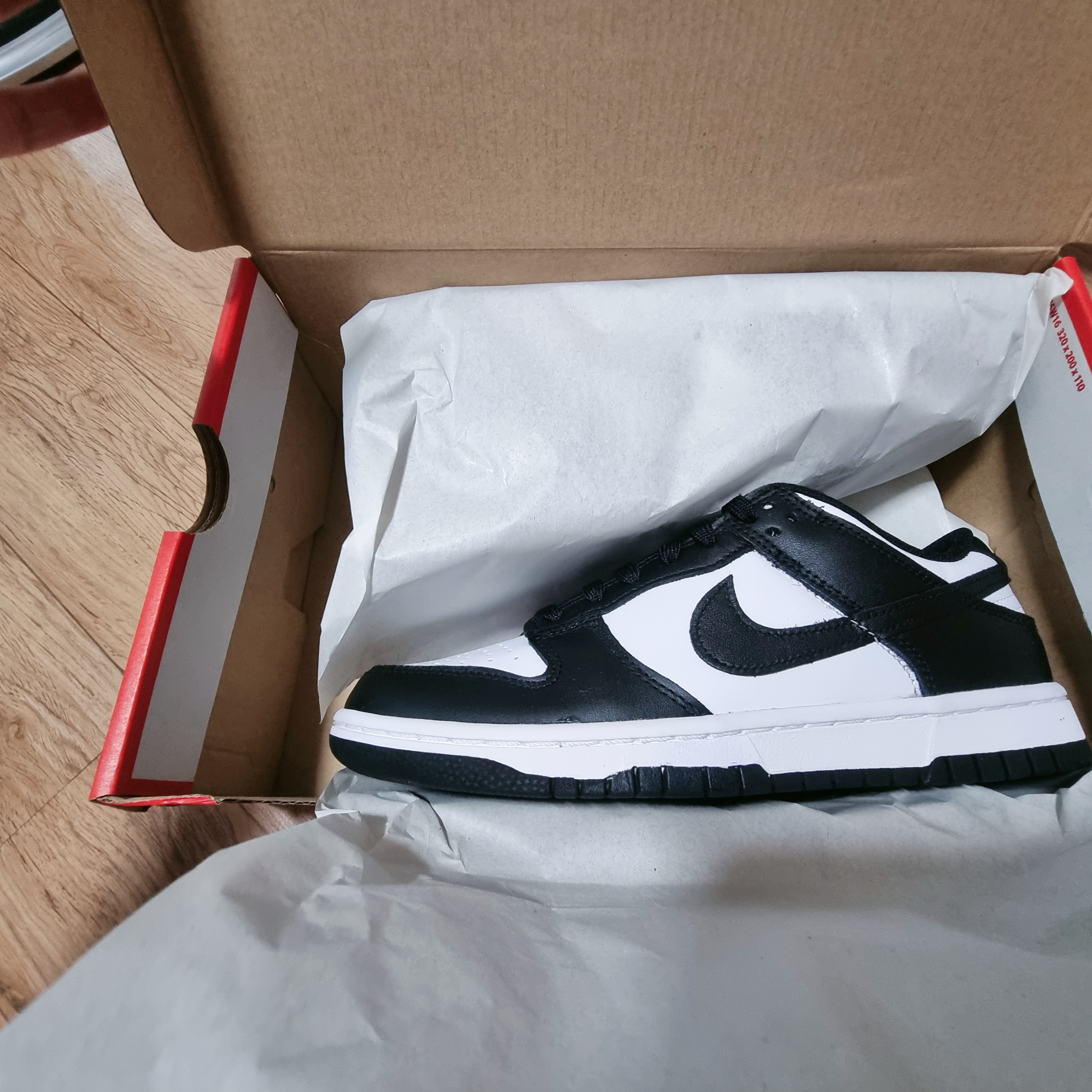 (W) Nike Dunk Low Black 착용 스타일 - 2