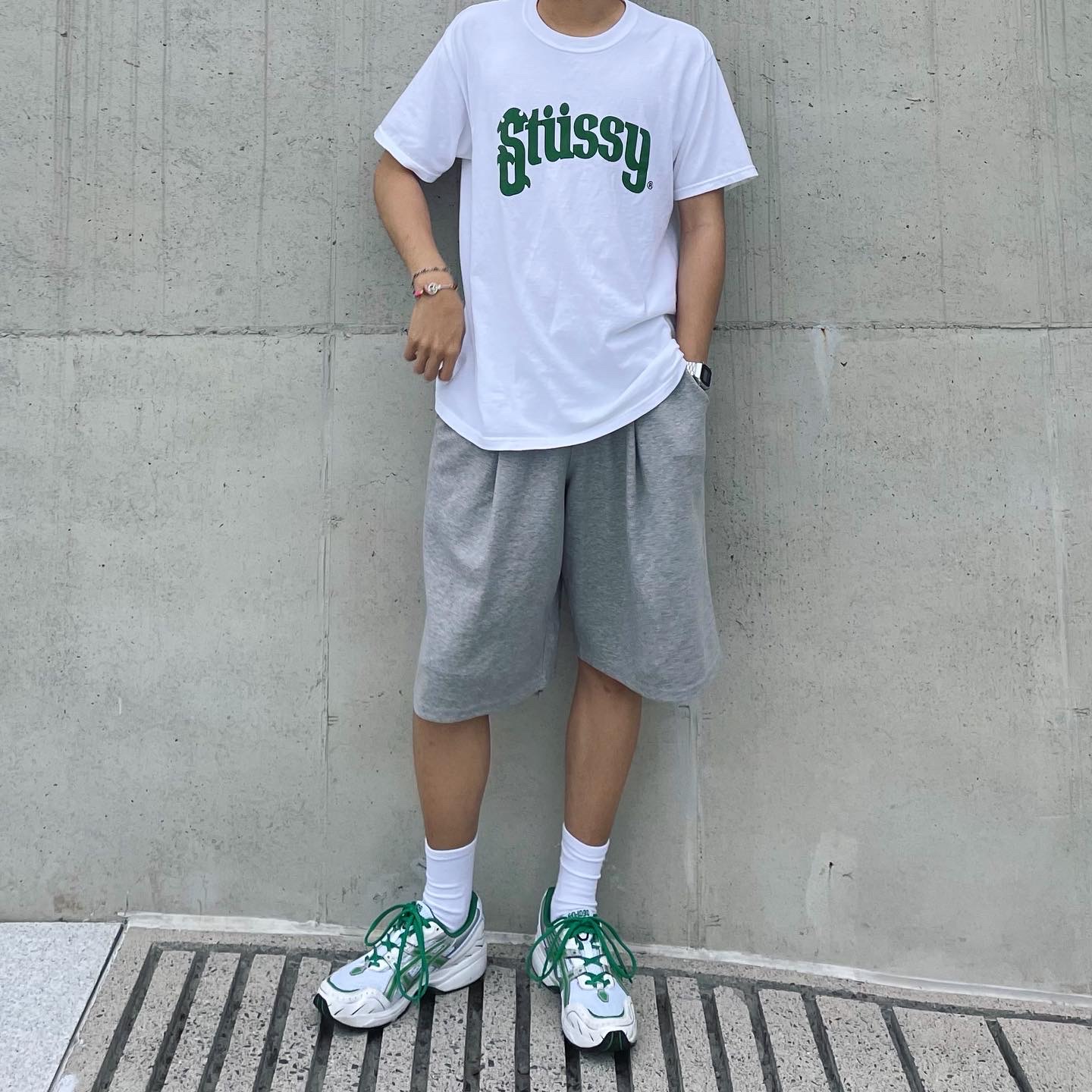 Asics Gel-1090 White Green, Stussy Soda T-Shirt White 착용 스타일