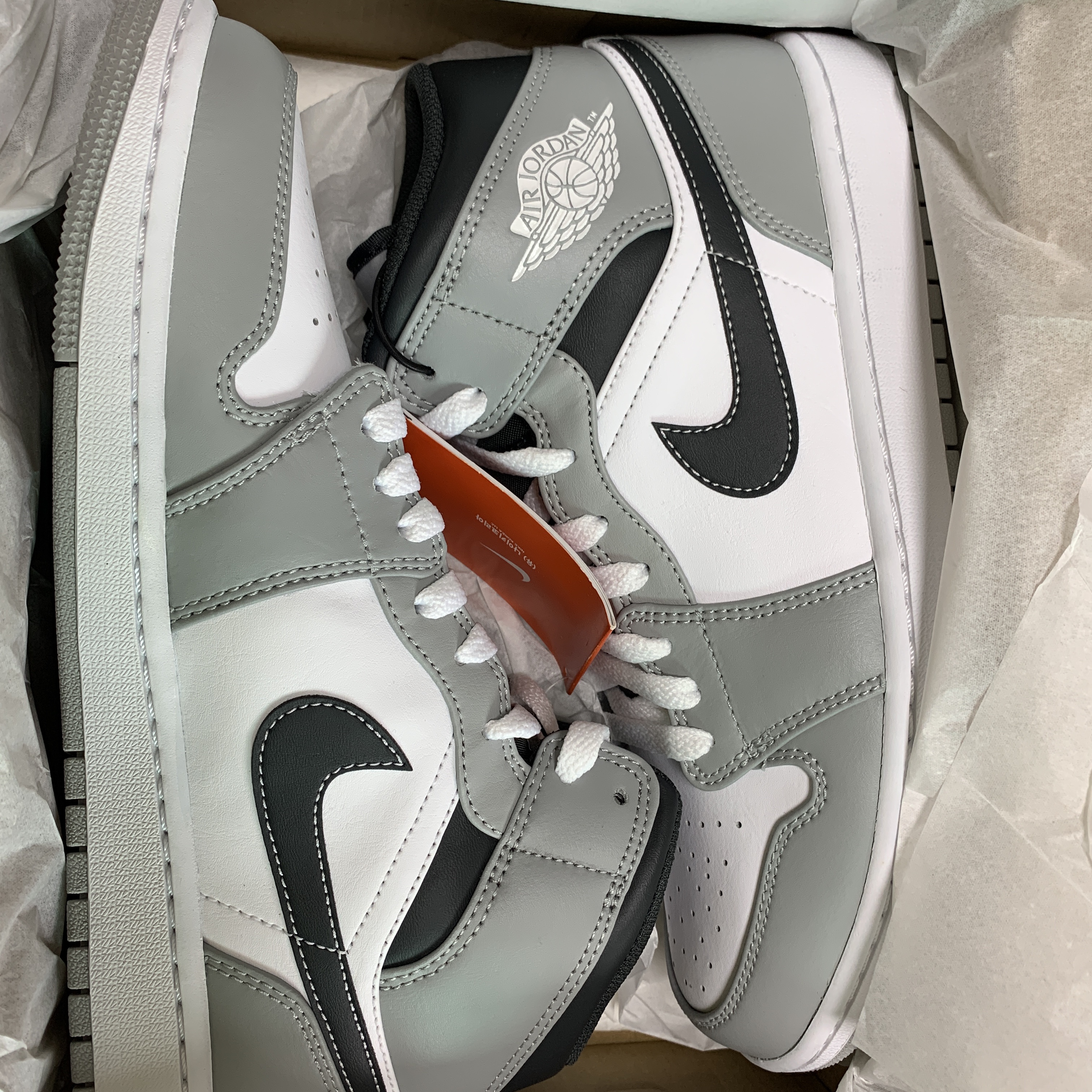 Jordan 1 Mid Light Smoke Grey Anthracite 착용 스타일