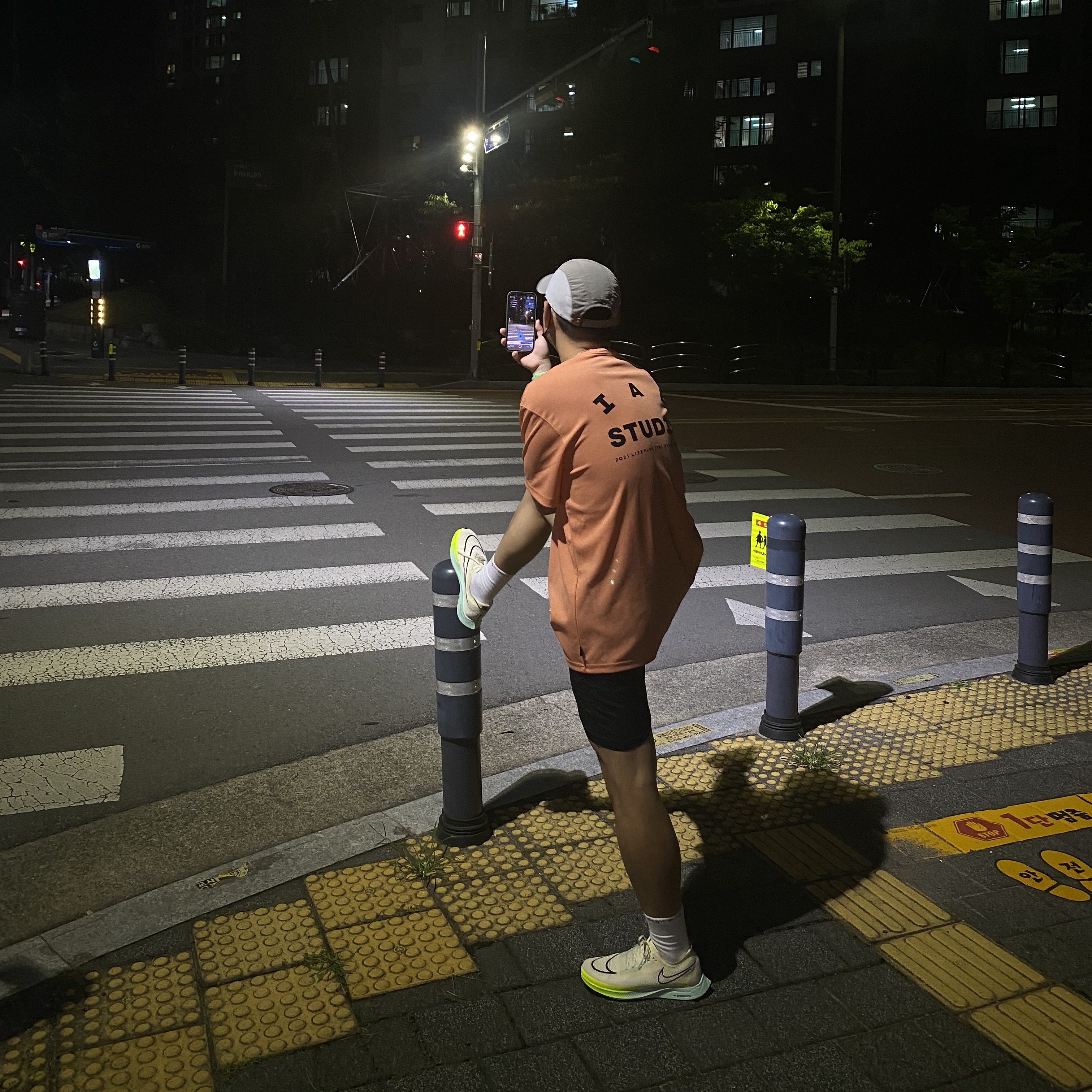 IAB Studio x JTBC 2021 Life Plus Seoul Marathon Pack Orange, Nike NRG ACG Trail Shorts Black Dark Smoke Grey - Asia 착용 스타일