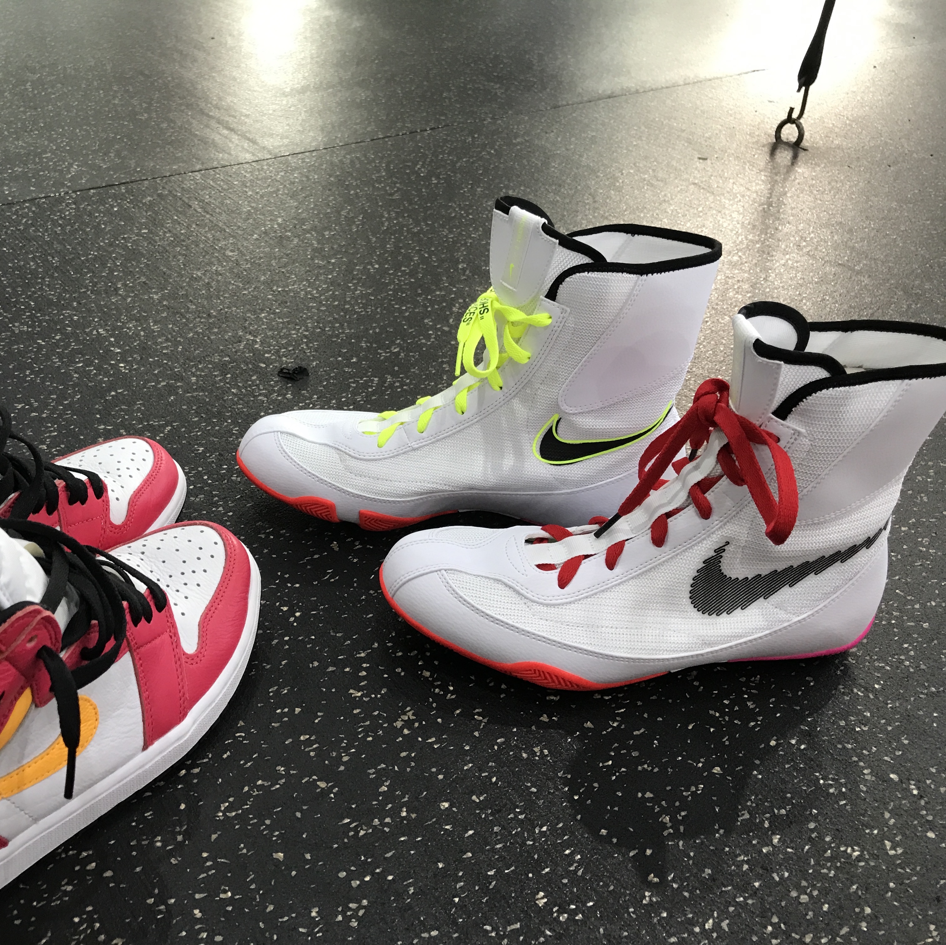 Jordan 1 Retro High OG Light Fusion Red 착용 스타일
