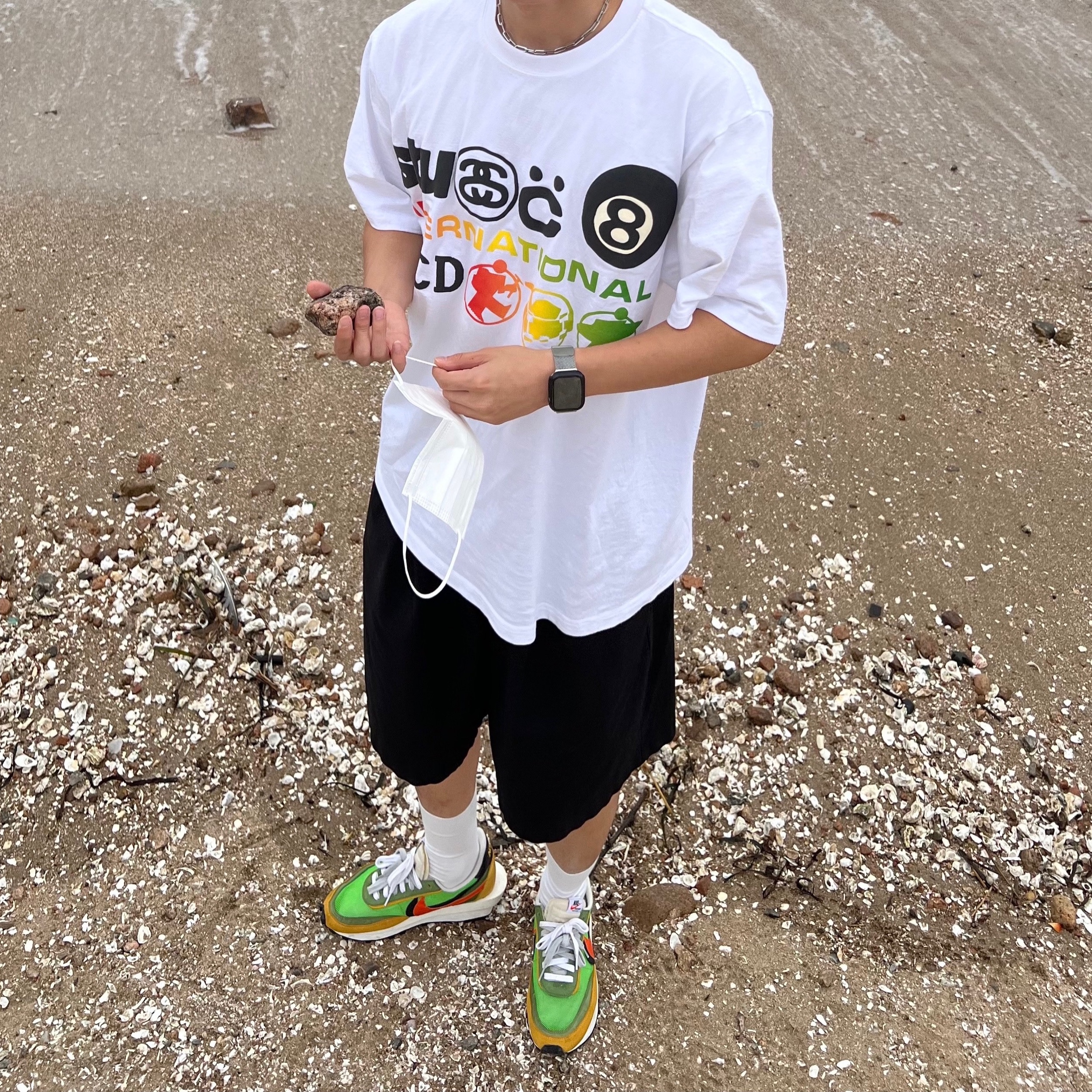 Nike x Sacai LDWaffle Green Multi, Stussy x Cactus Plant Flea Market International T-Shirt White 착용 스타일 - 1