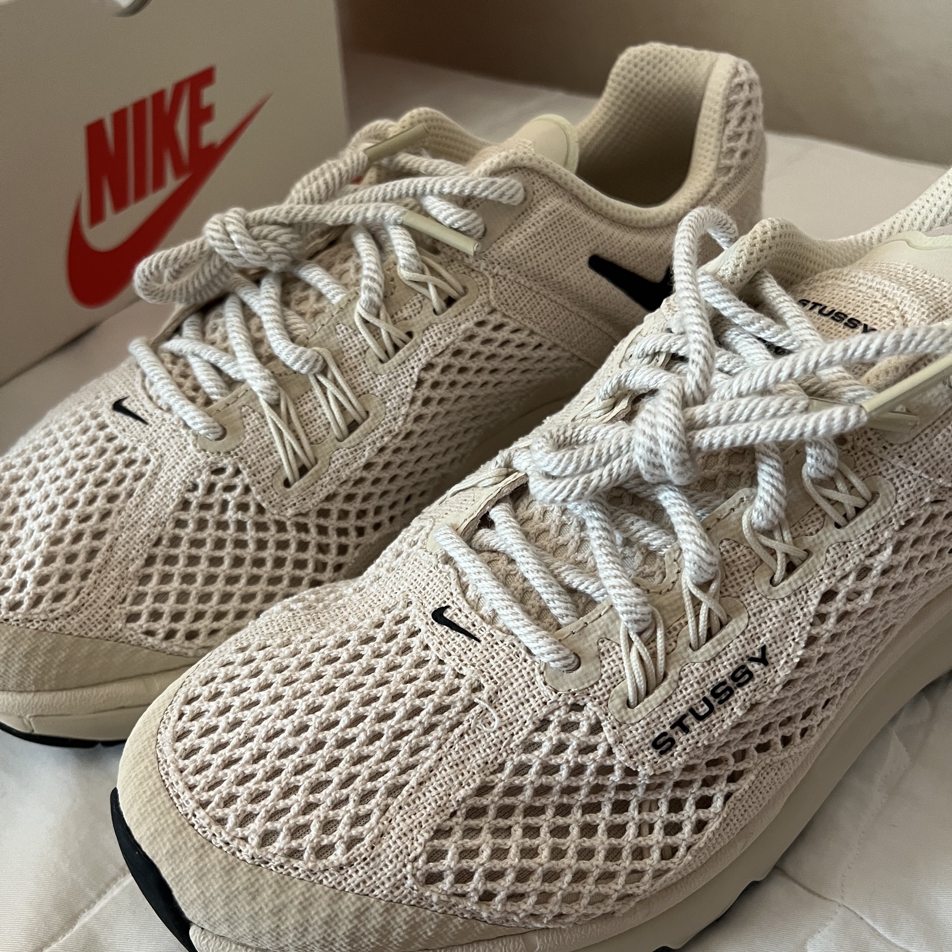 Nike x Stussy Air Max 2013 Fossil 착용 스타일