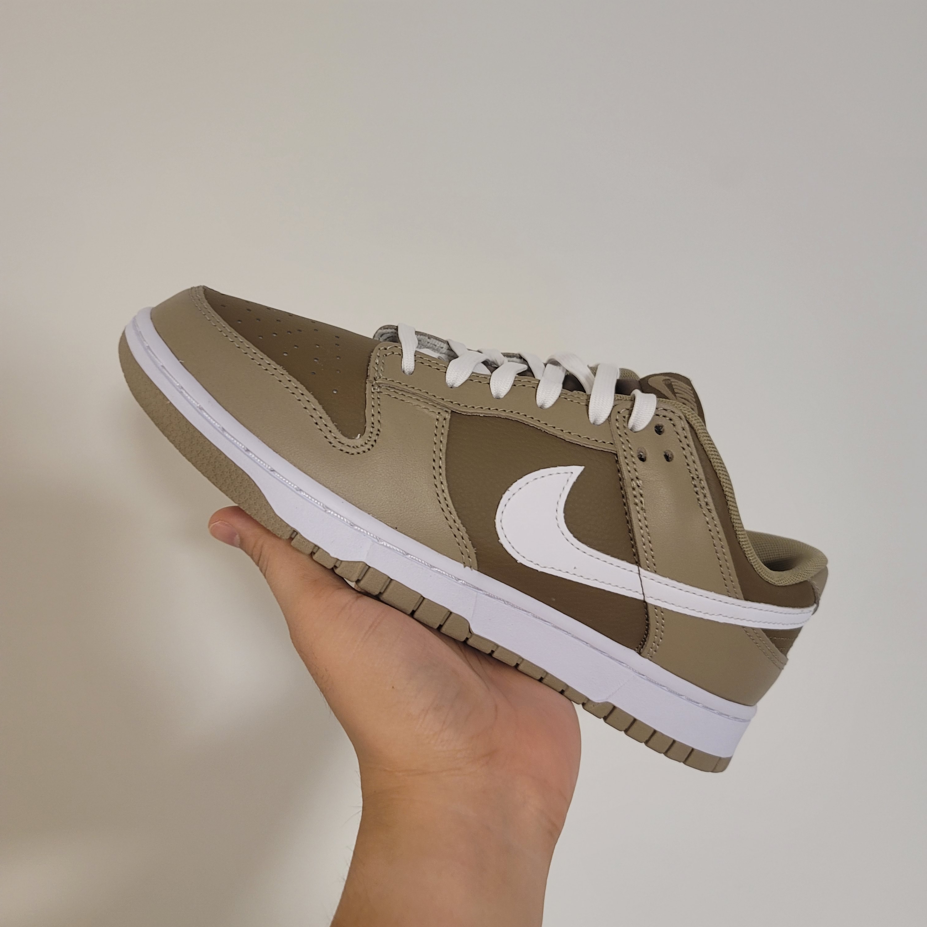 Nike Dunk Low Retro Khaki Hazel Rush 착용 스타일 - 1