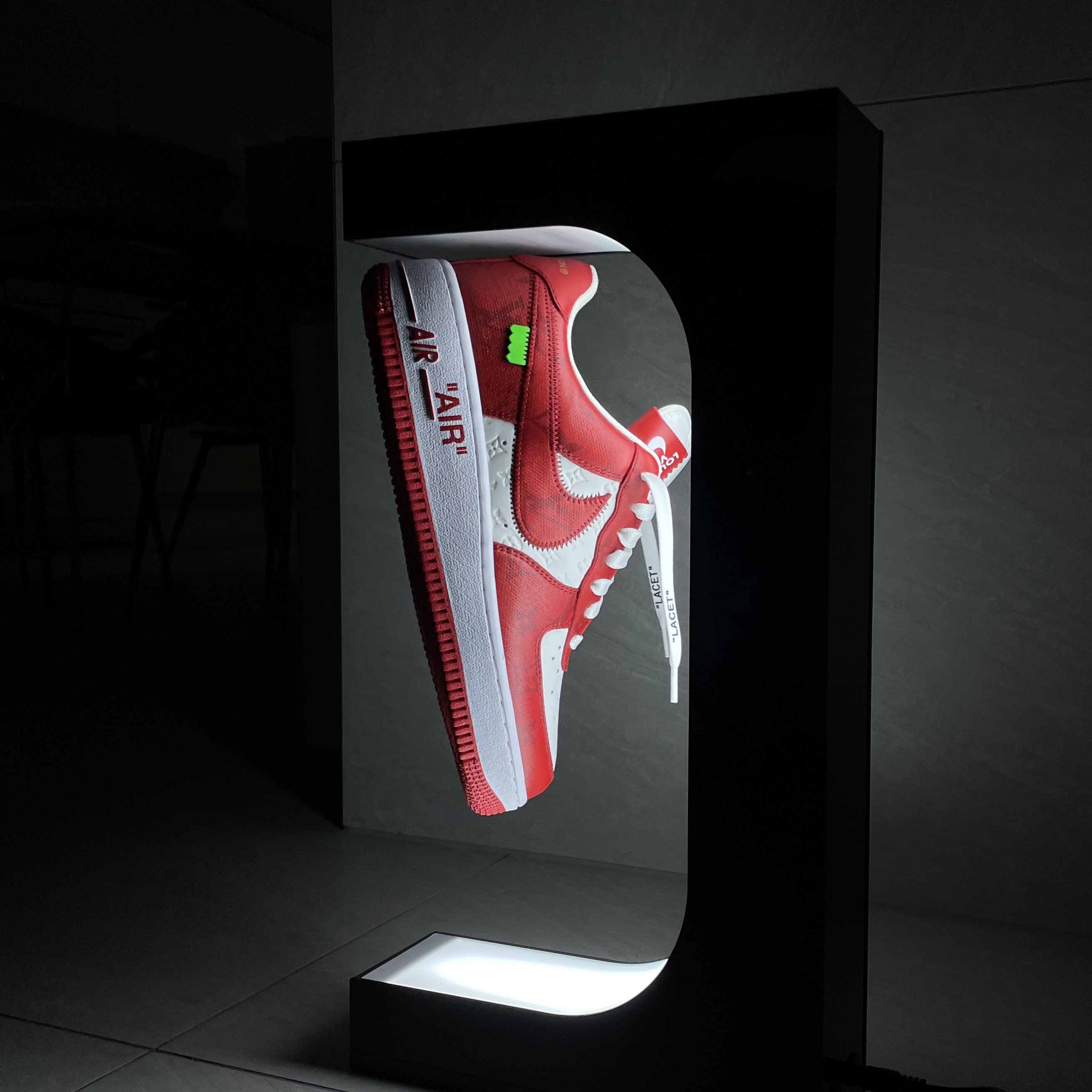 Louis Vuitton x Nike Air Force 1 Low by Virgil Abloh White Comet Red 착용 스타일