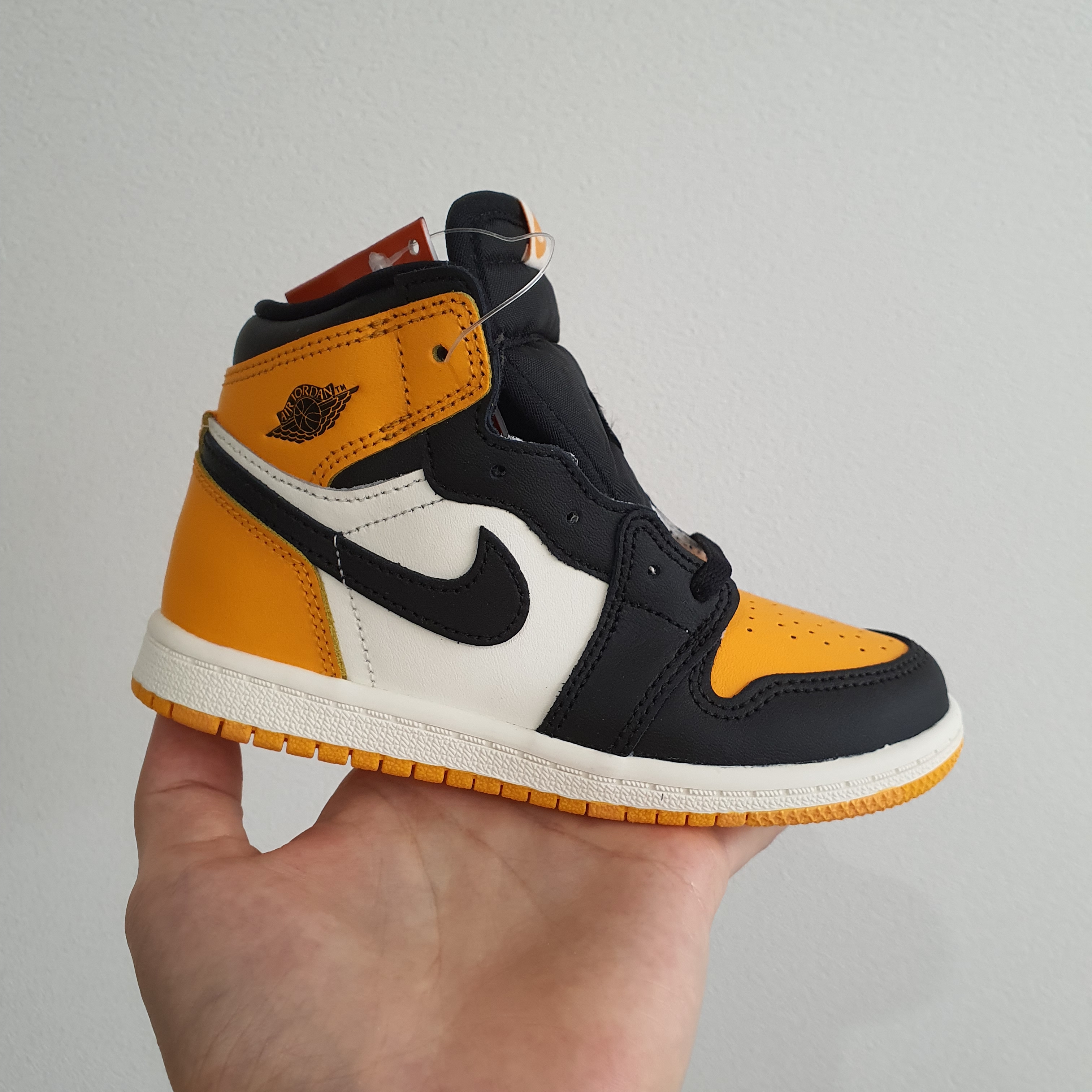 (TD) Jordan 1 Retro High OG Taxi 착용 스타일 - 1