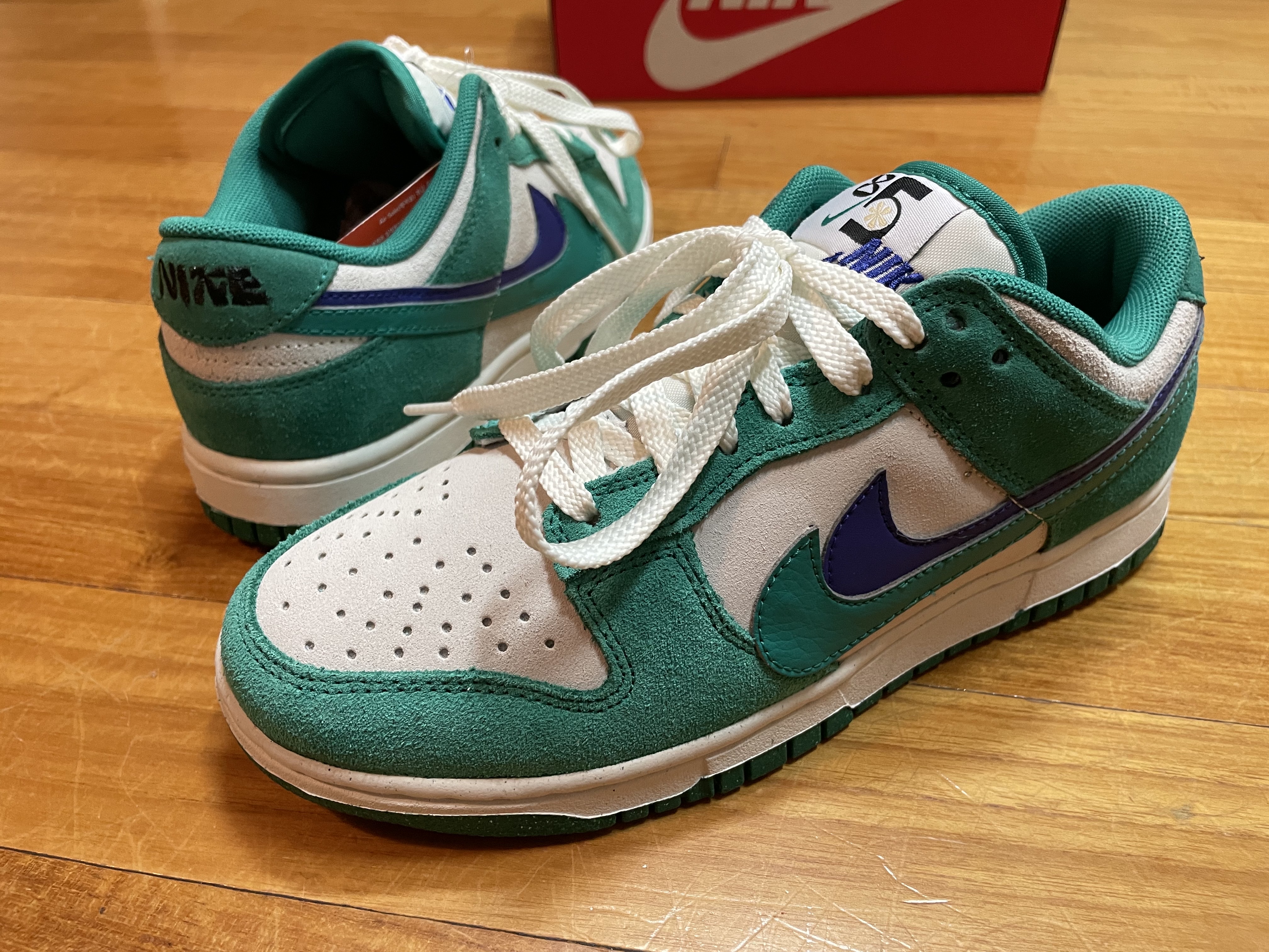 (W) Nike Dunk Low SE 85 Neptune Green and Sail 착용 스타일 - 3