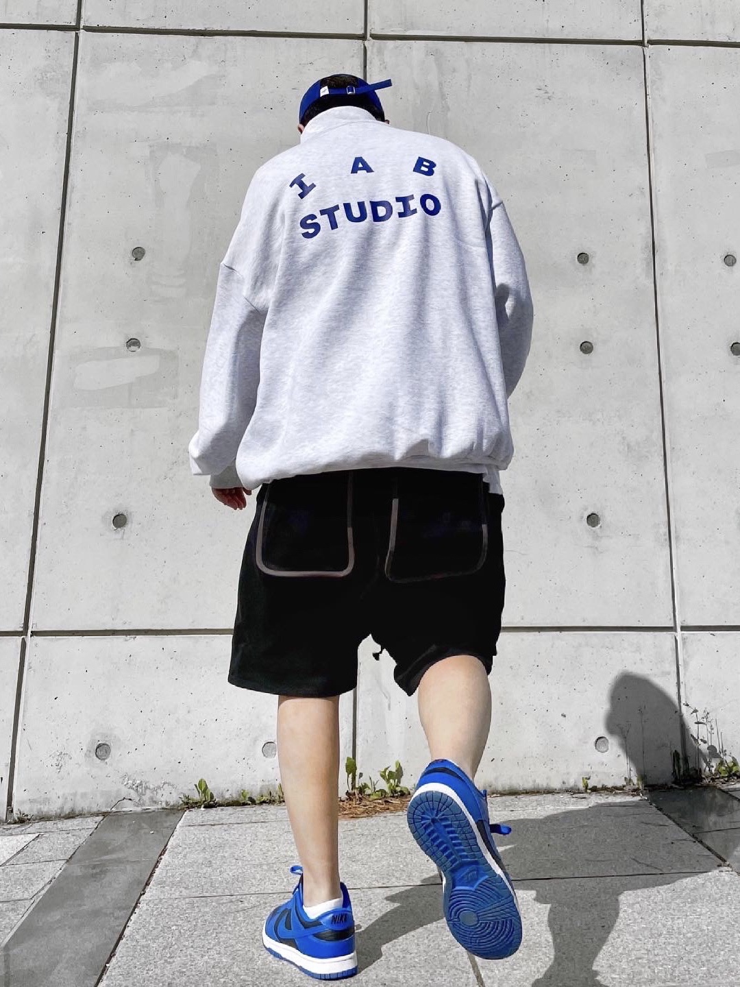 IAB Studio Half Zip Pullover Light Gray, Nike Dunk Low Retro Hyper Cobalt 착용 스타일 - 1