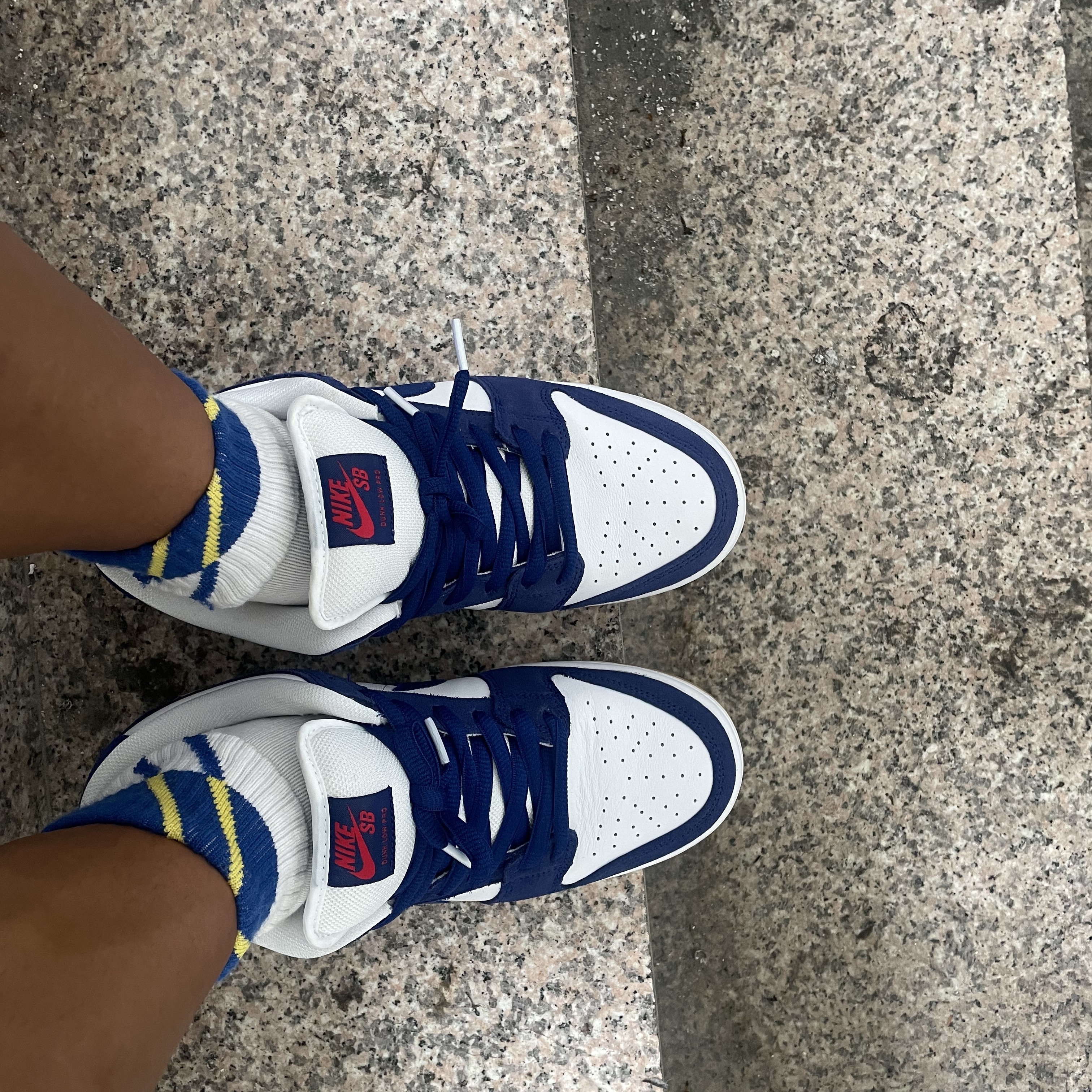 Nike SB Dunk Low Pro Premium Deep Royal Blue 착용 스타일 - 2
