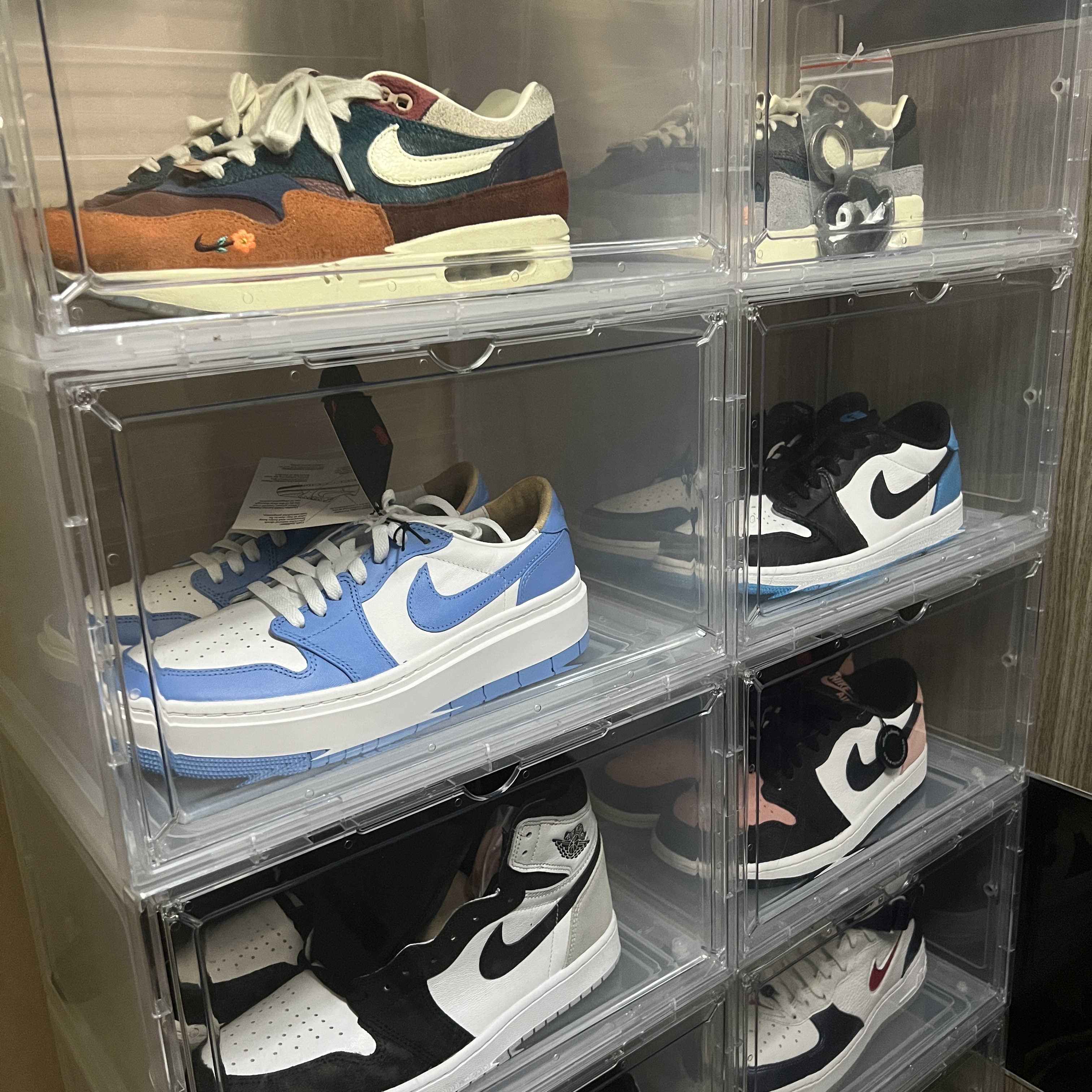 (W) Jordan 1 Elevate Low SE University Blue, Jordan 1 Retro High OG Bleached Coral 착용 스타일
