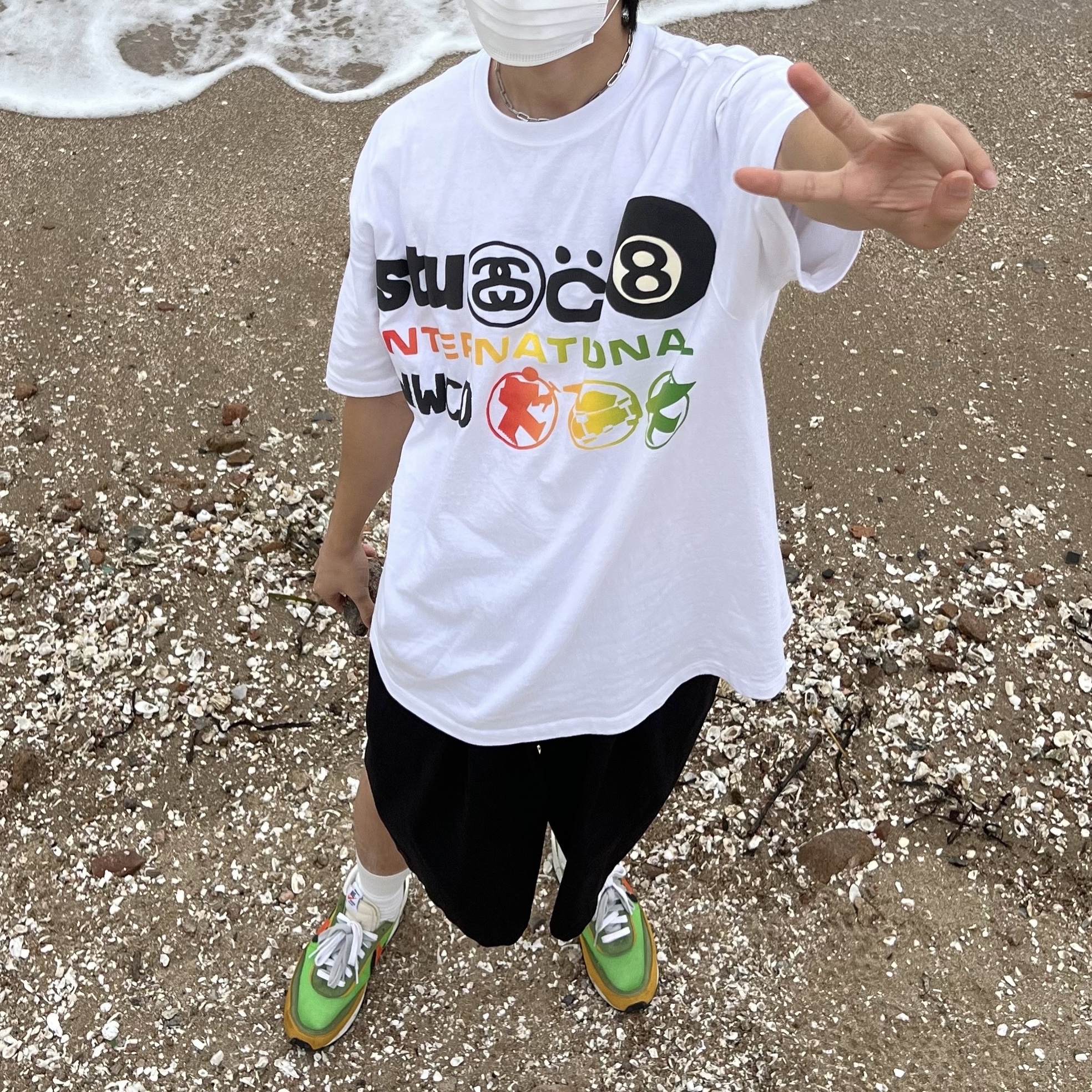 Nike x Sacai LDWaffle Green Multi, Stussy x Cactus Plant Flea Market International T-Shirt White 착용 스타일 - 2