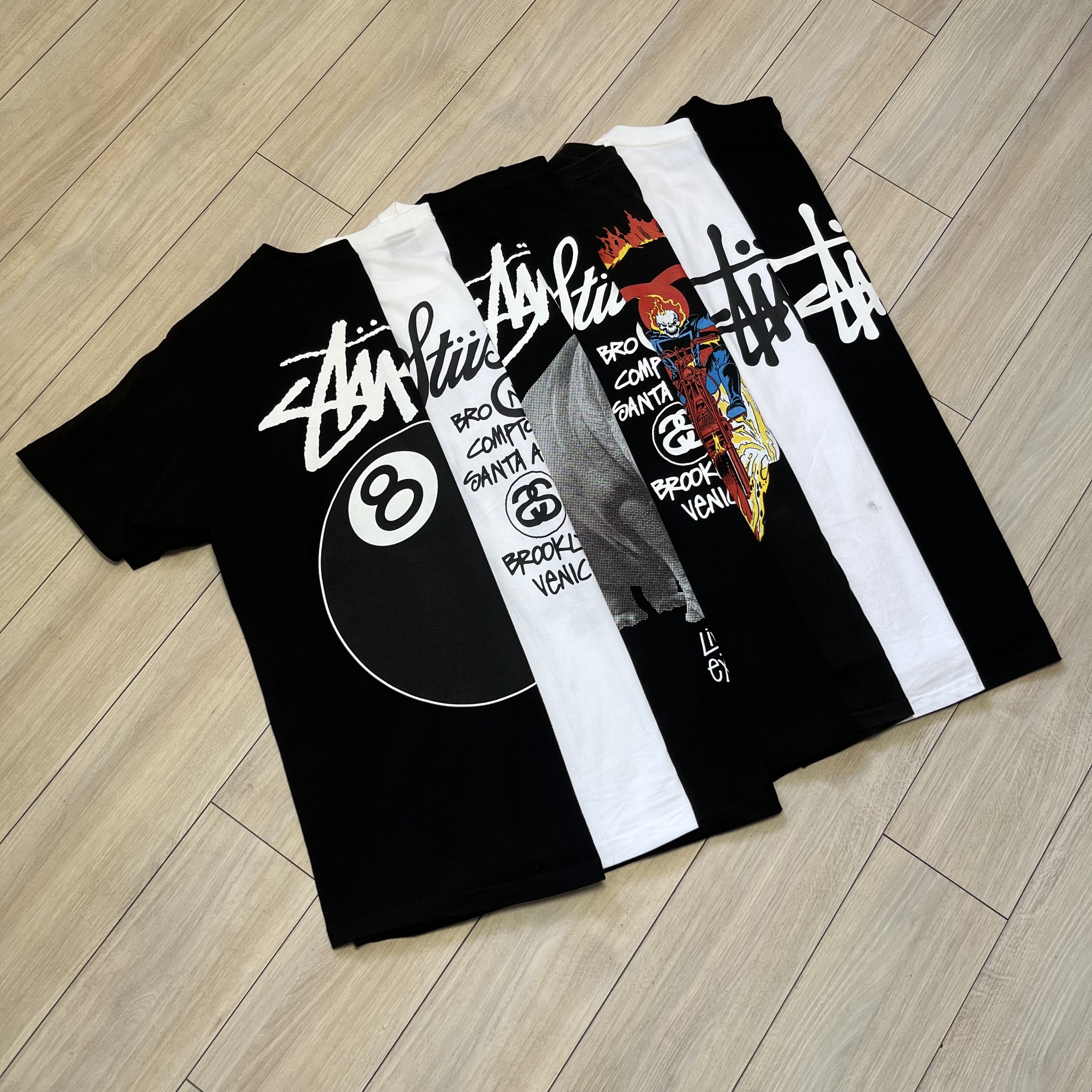 Stussy Basic Stussy T-Shirt Black 2022, Stussy Basic Stussy T-Shirt White 2022 착용 스타일