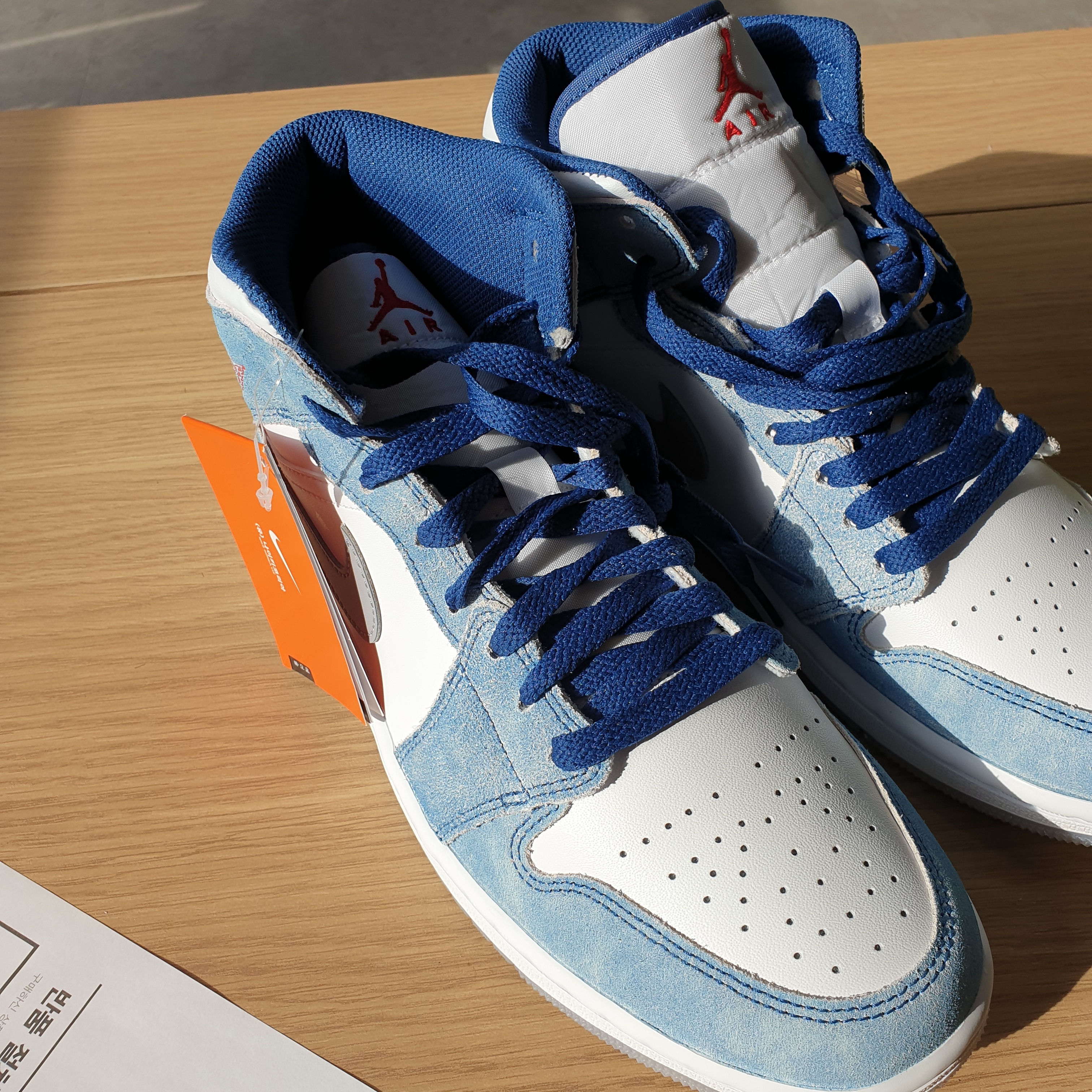 Jordan 1 Mid SE French Blue Fire Red 착용 스타일 - 2