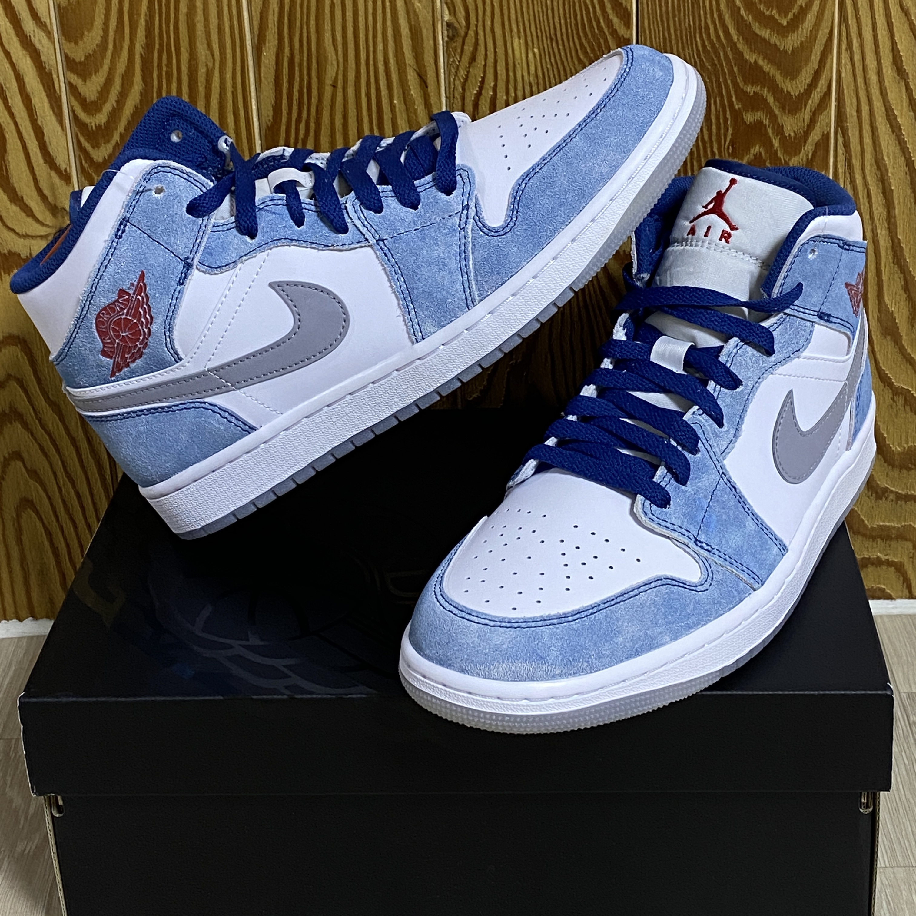 Jordan 1 Mid SE French Blue Fire Red 착용 스타일