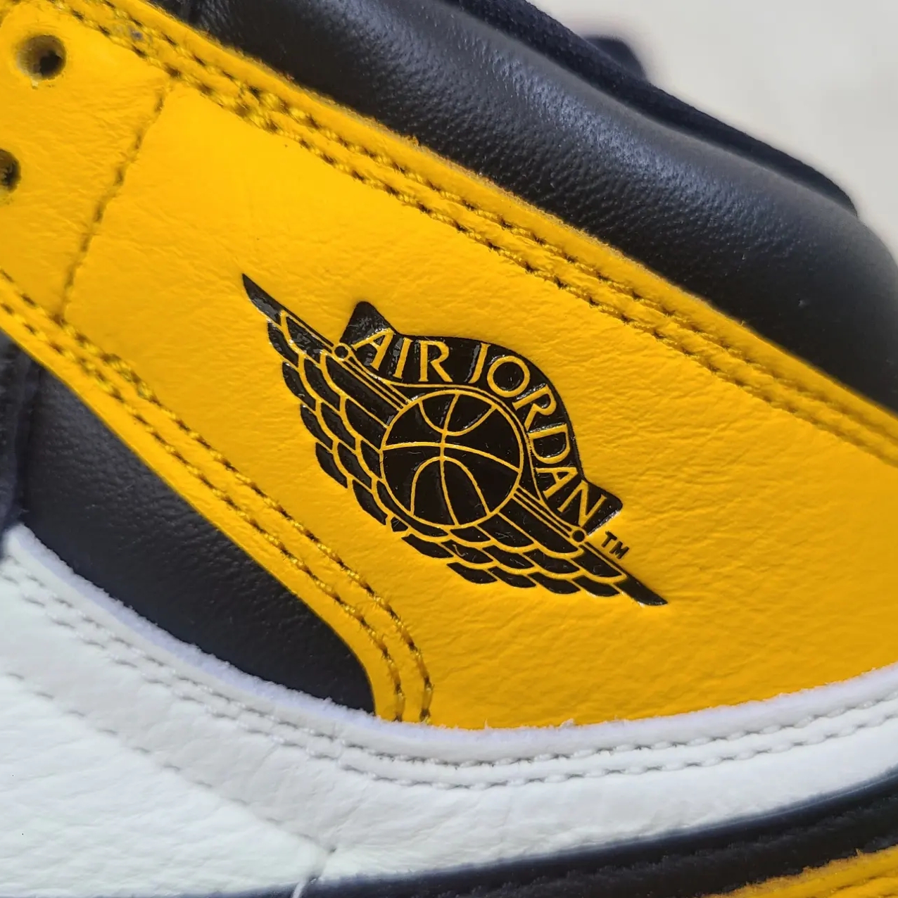 Jordan 1 Retro High OG Taxi 착용 스타일 - 3
