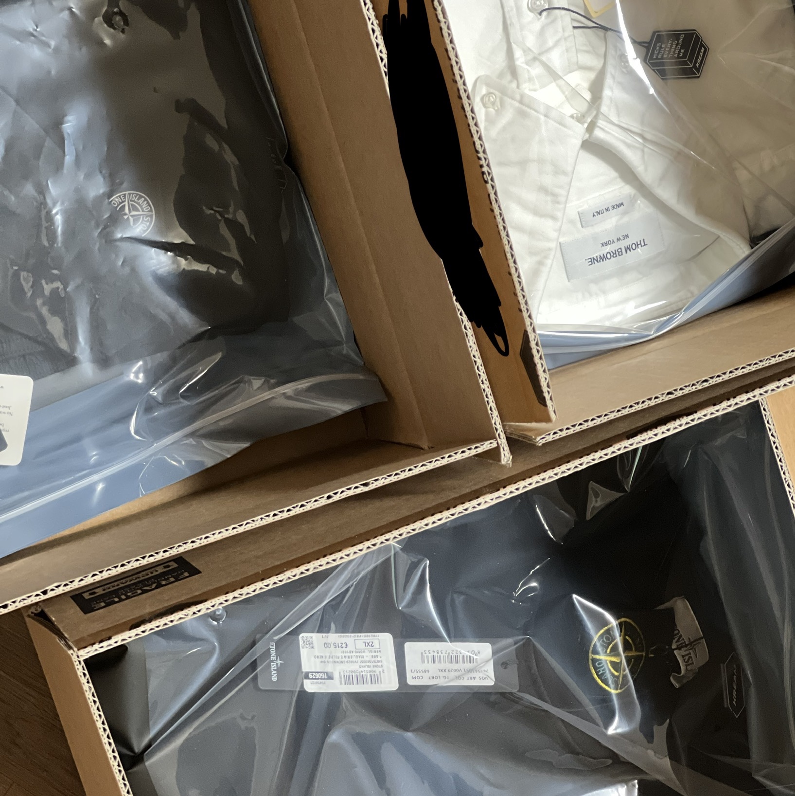 Stone Island 63051 Crewneck Sweatshirt Black - 22SS, Stone Island B0943 Nylon Metal Swimming Trunk Black - 22SS 착용 스타일