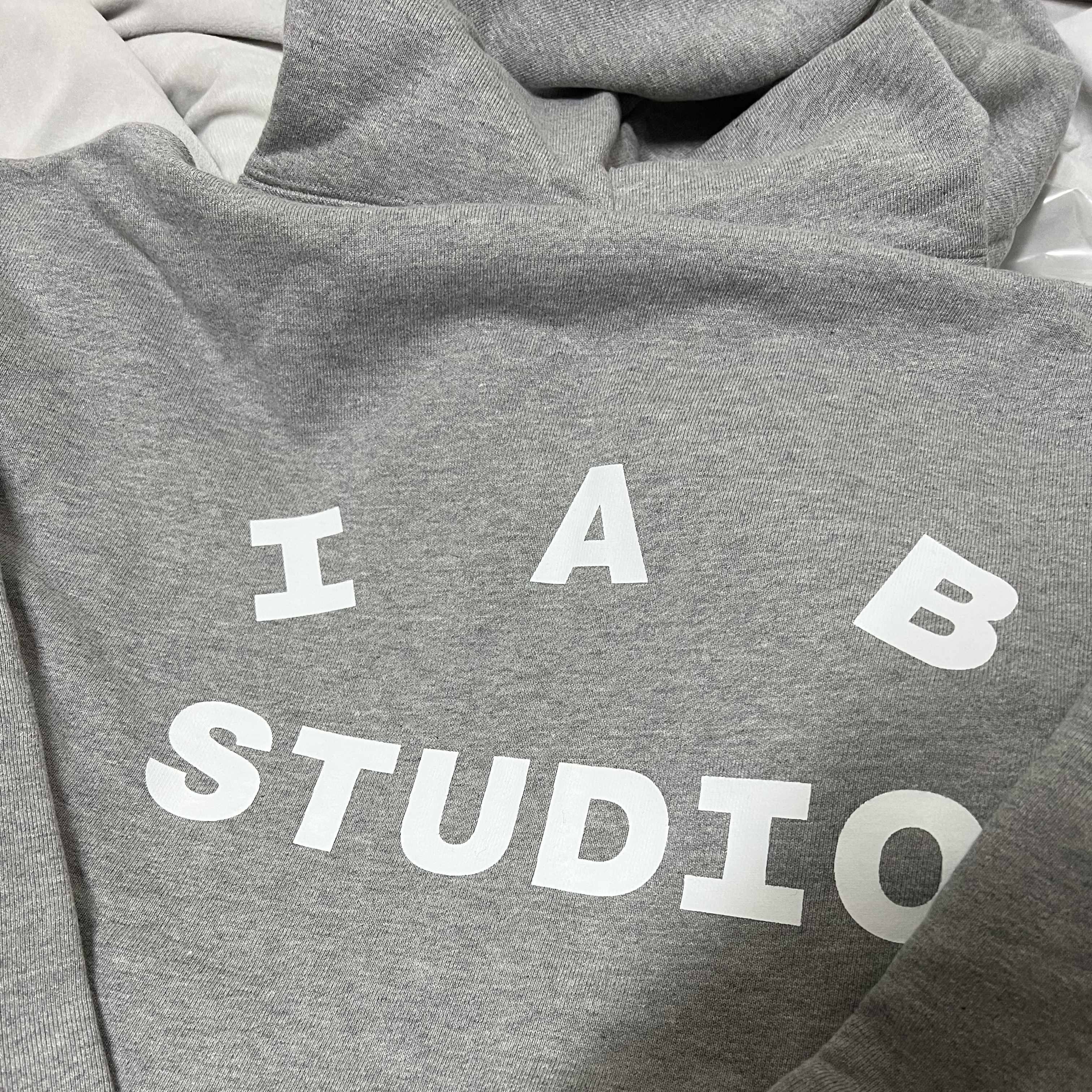 IAB Studio Zip-Up Hoodie Gray - 22FW 착용 스타일 - 2
