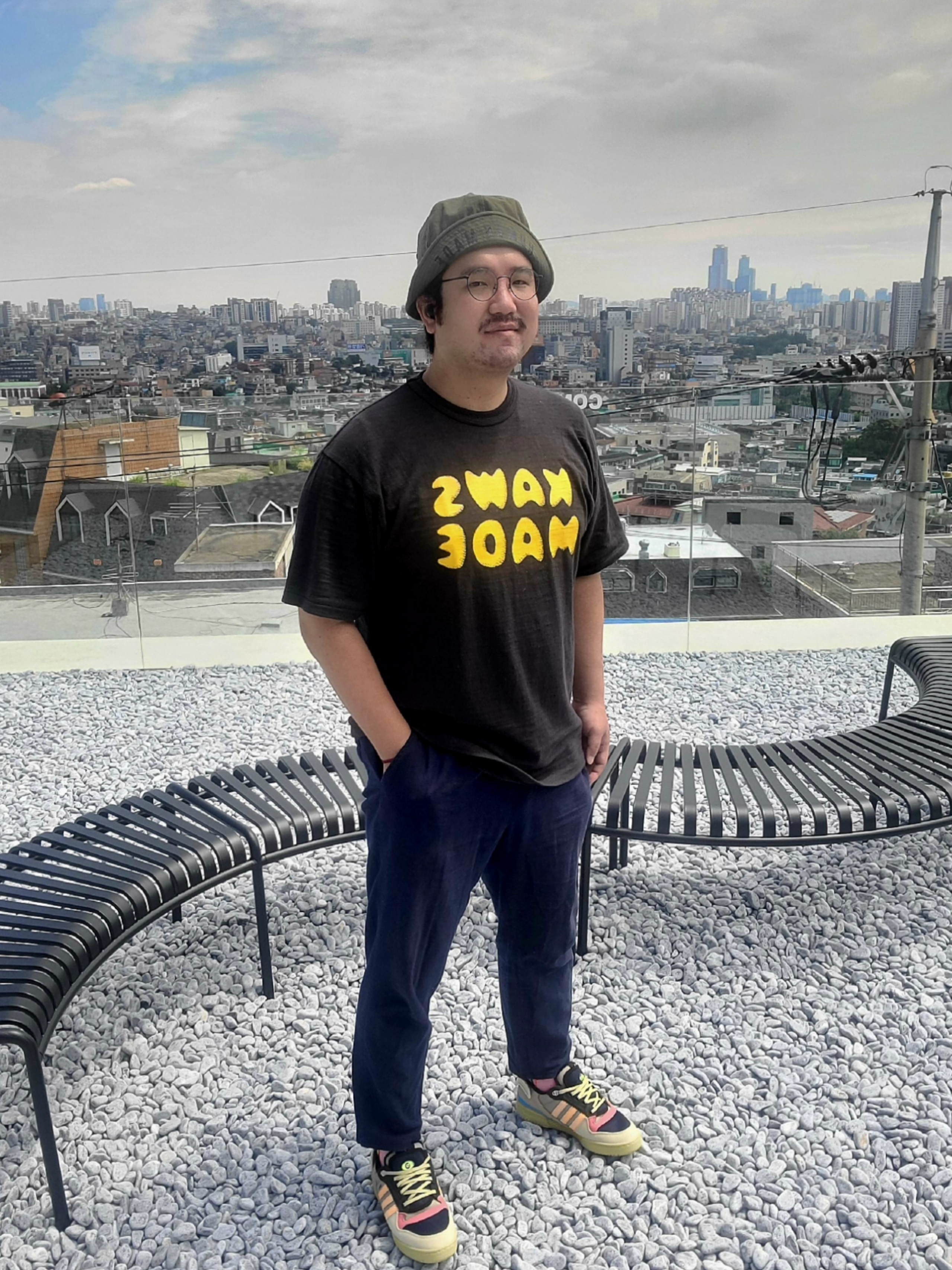 Human Made x Kaws #3 T-Shirt Black, Adidas x Bad Bunny Forum PWR Catch and Throw 착용 스타일 - 1