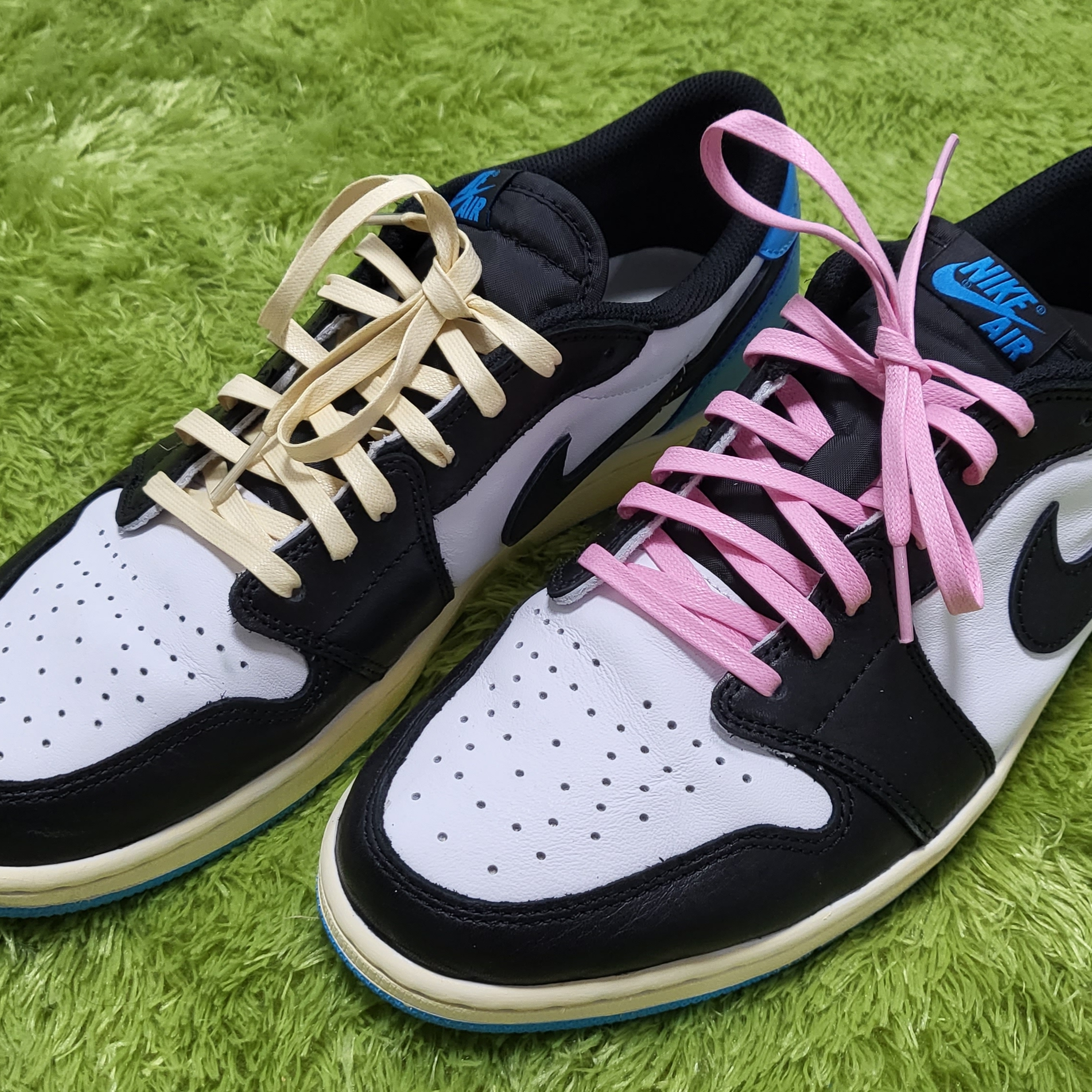 Jordan 1 Retro Low OG Black and Dark Powder Blue, (W) Jordan 1 Retro Low OG Black and Dark Powder Blue 착용 스타일 - 1