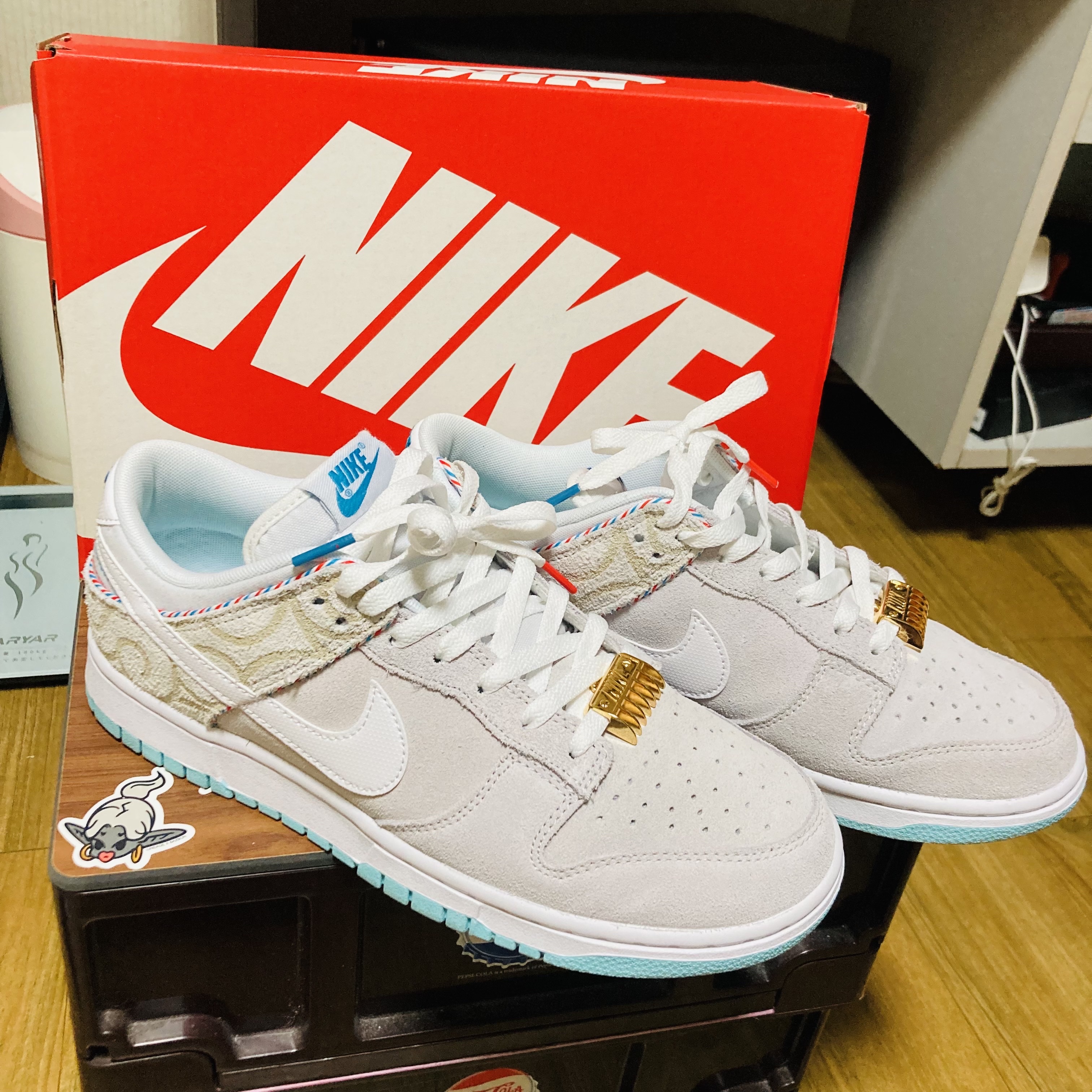 Nike Dunk Low Retro SE Barber Shop Grey 착용 스타일 - 2