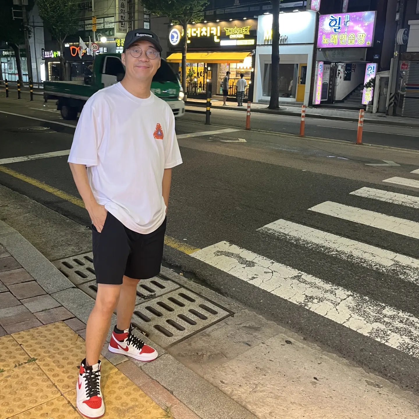 Palace P3 Bare Times T-Shirt White - 22SS, Supreme Inset Gel Camp Cap Black - 22SS 착용 스타일