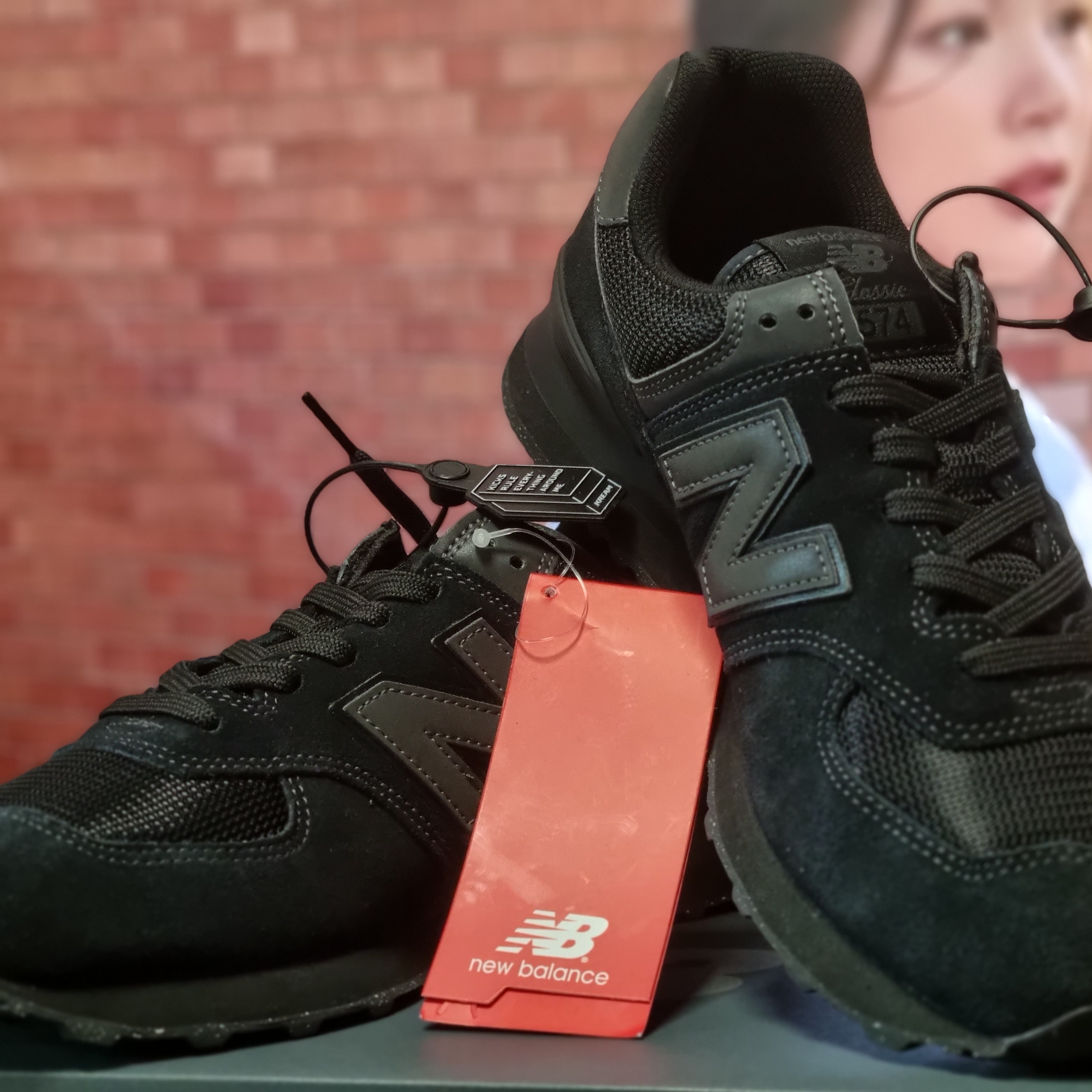 New Balance 574 Triple Black - D Standard 착용 스타일