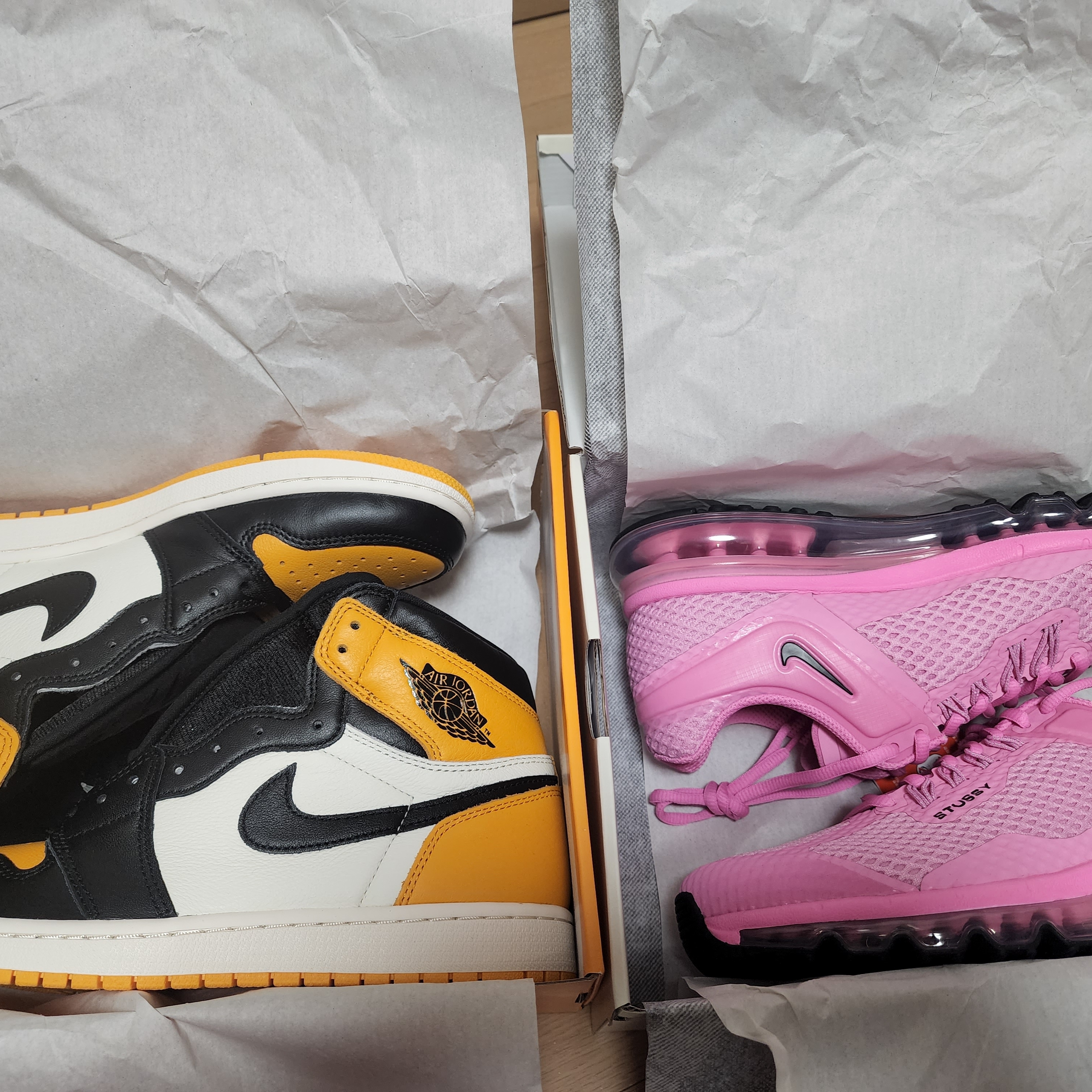 Jordan 1 Retro High OG Taxi, Nike x Stussy Air Max 2013 Psychic Pink 착용 스타일 - 1