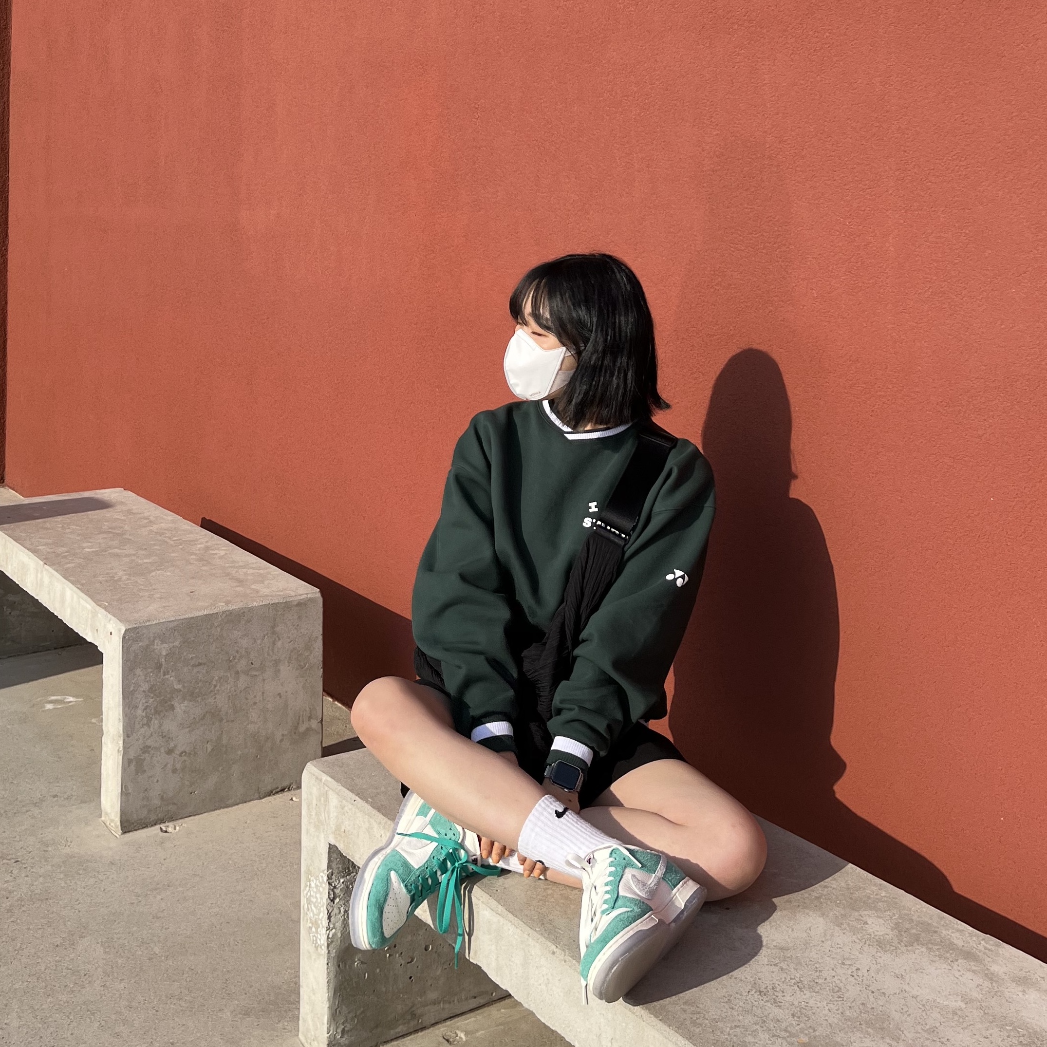 Nike x Kasina Dunk Low Road Sign - Kasina Exclusive, IAB Studio x Yonex Sweatshirt Green 착용 스타일 - 3