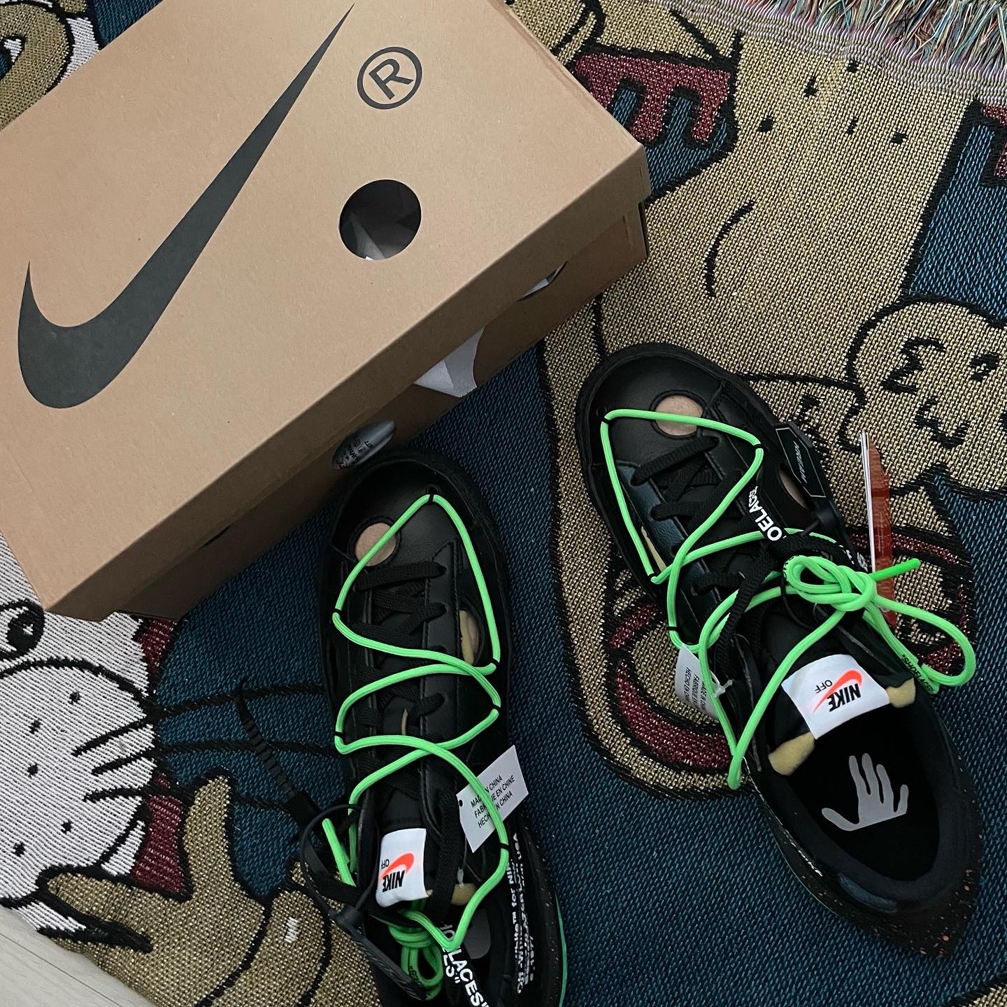 Nike x Off-White Blazer Low '77 Black and Electro Green 착용 스타일 - 2