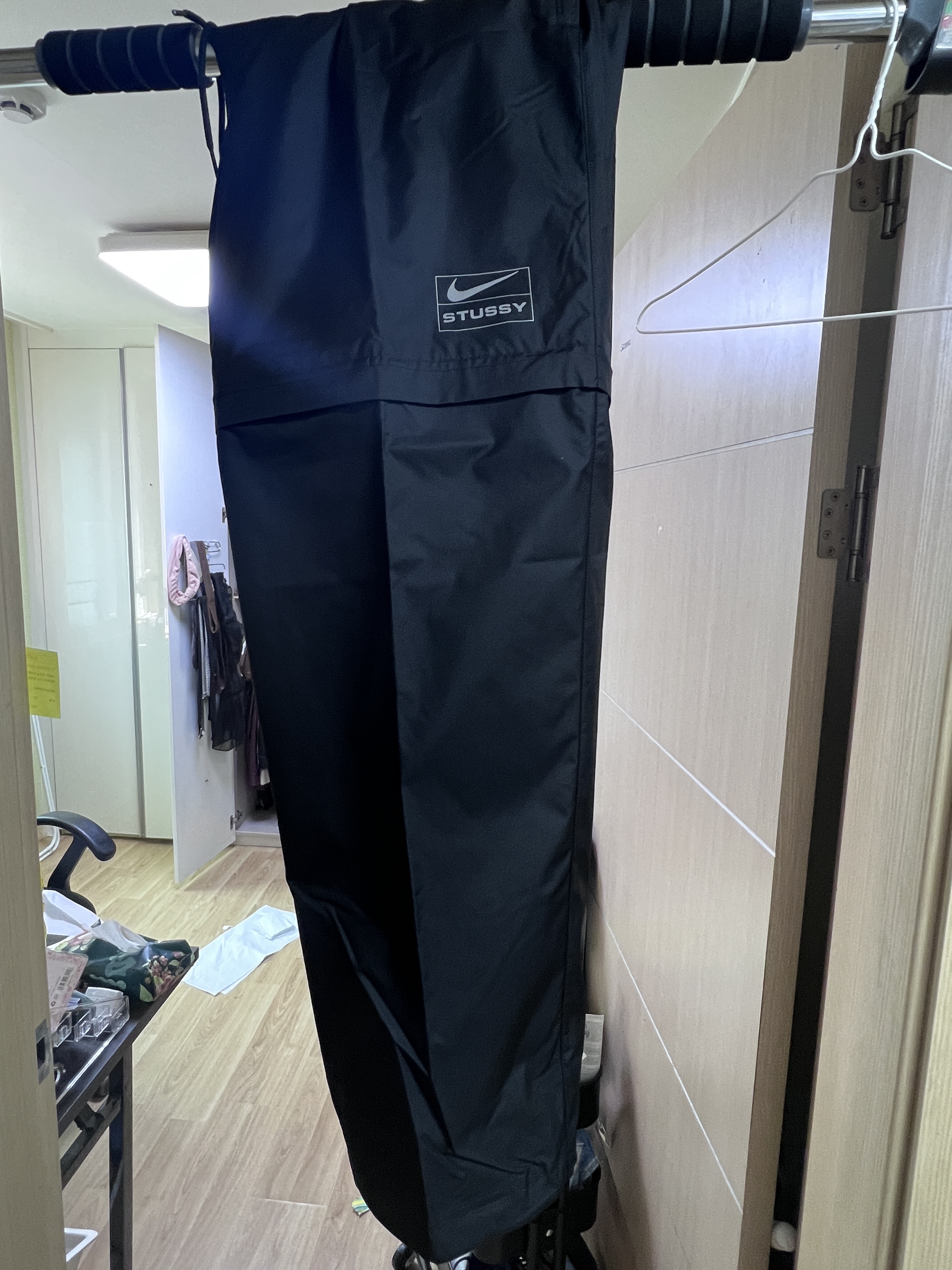 Nike x Stussy NRG FL Storm-Fit Pants Black (DO7170-010) 착용 스타일 - 2