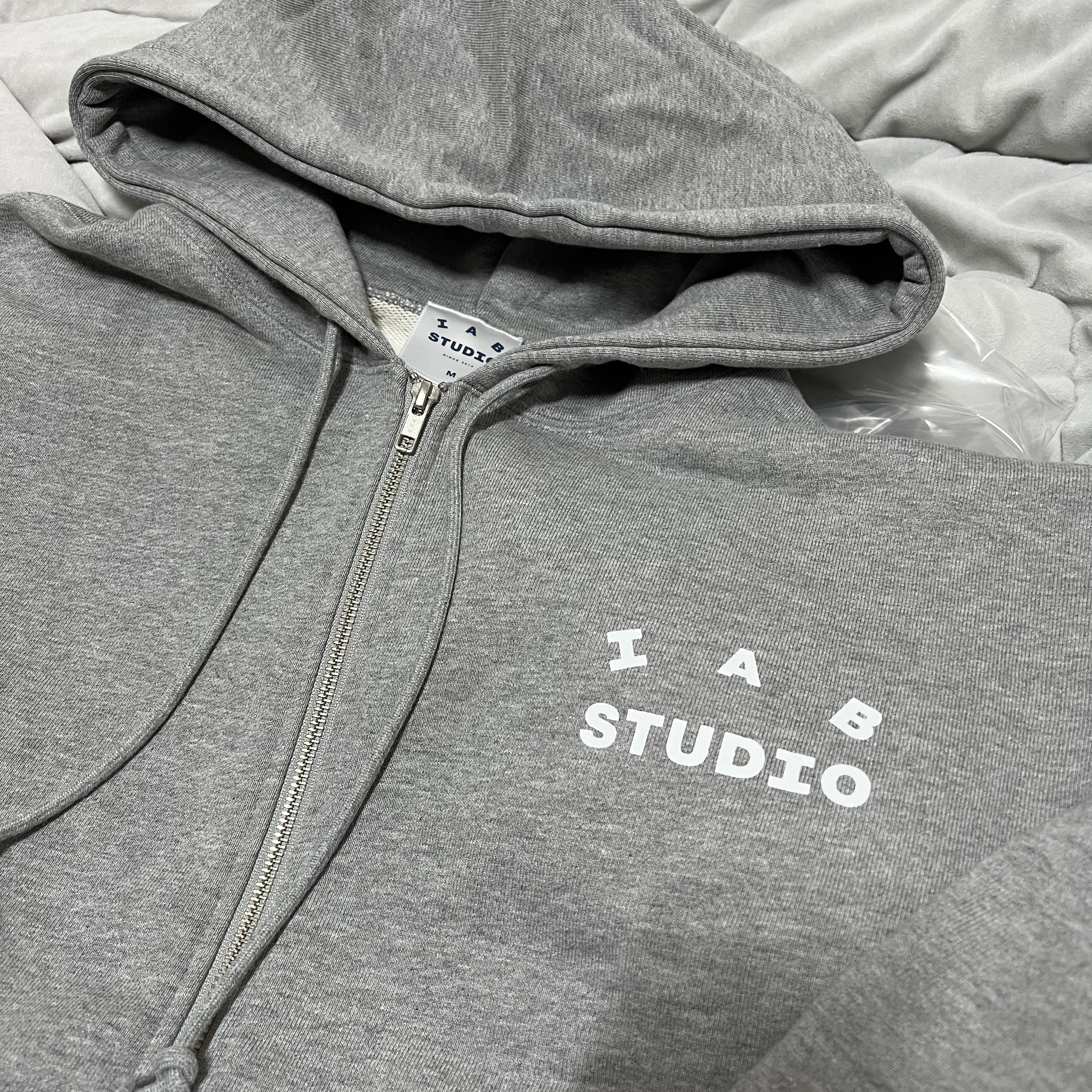 IAB Studio Zip-Up Hoodie Gray - 22FW 착용 스타일 - 3