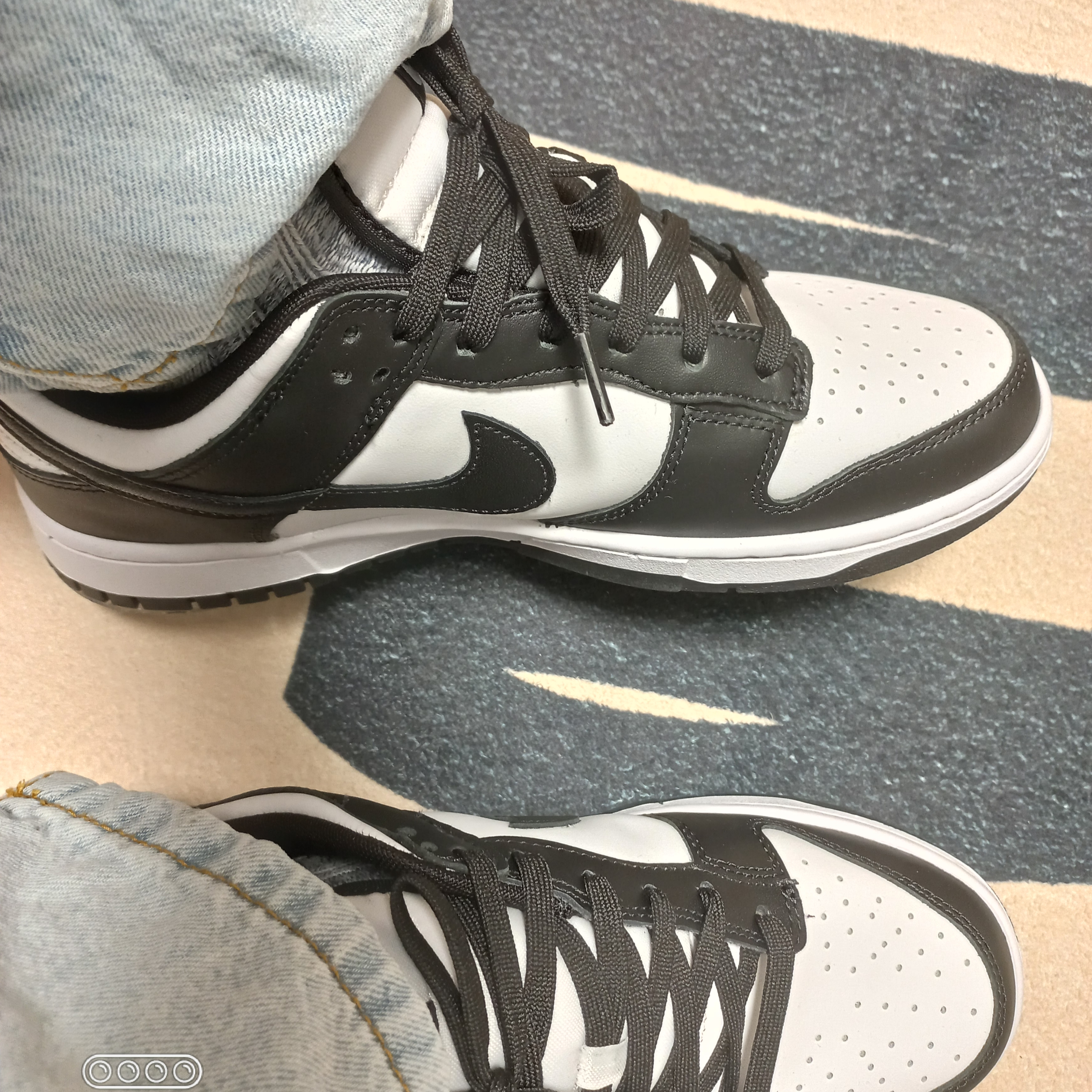 Nike Dunk Low Retro Black 착용 스타일 - 2