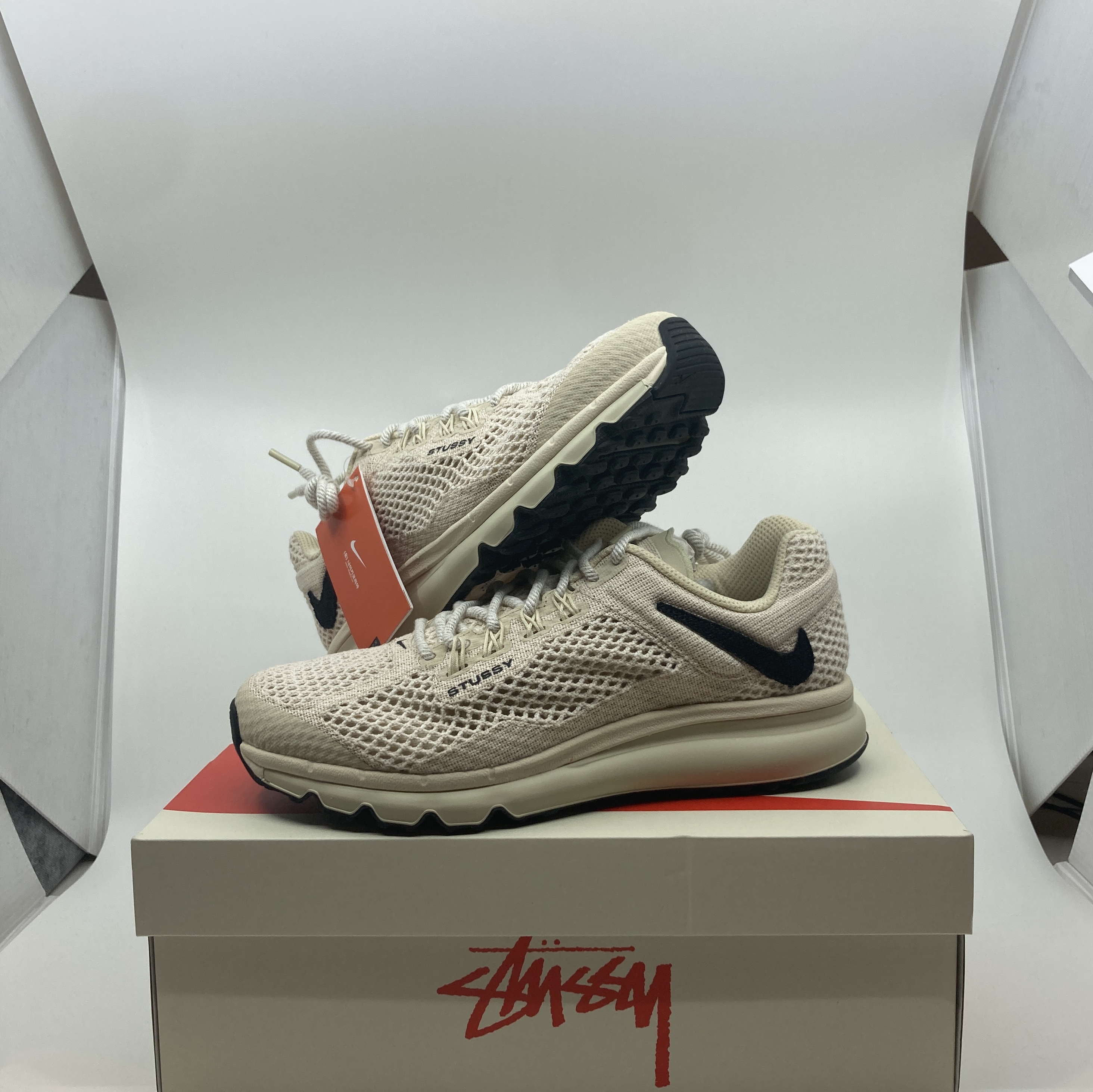 Nike x Stussy Air Max 2013 Fossil, Nike x Stussy NRG FL Storm-Fit Bucket Hat Black 착용 스타일