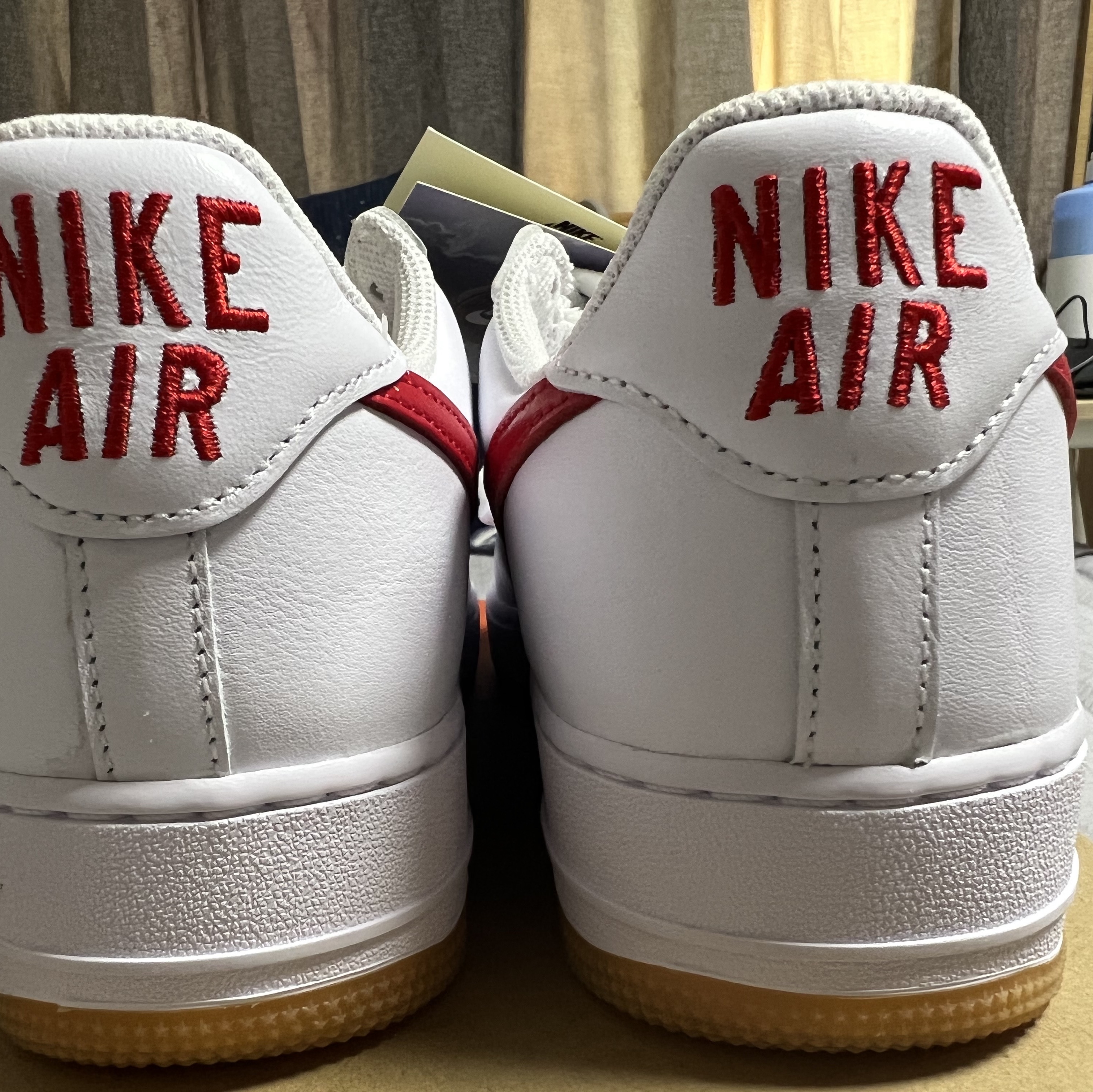 Nike Air Force 1 Low Retro Color of the Month University Red 착용 스타일 - 4