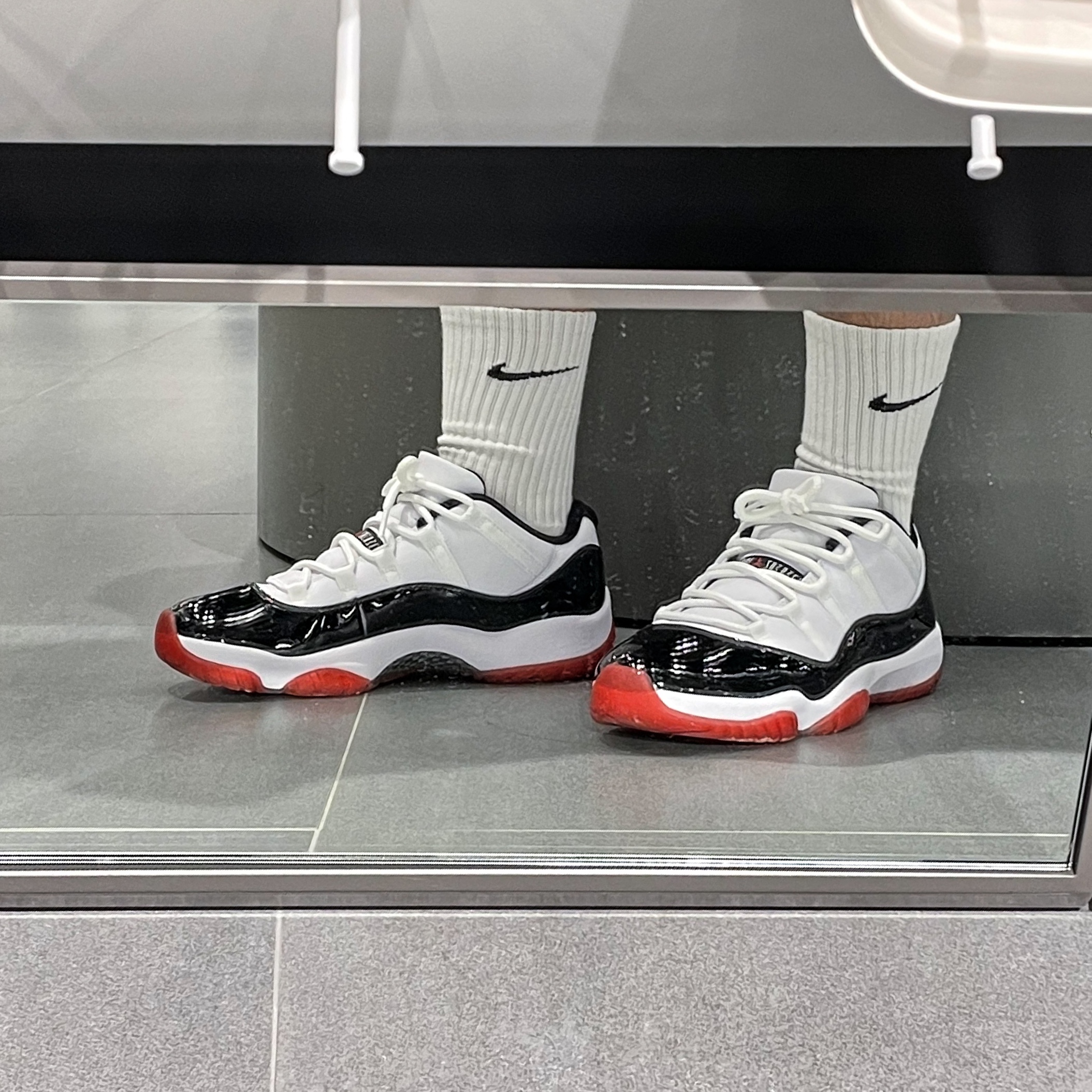 Jordan 11 Retro Low Concord Bred 착용 스타일
