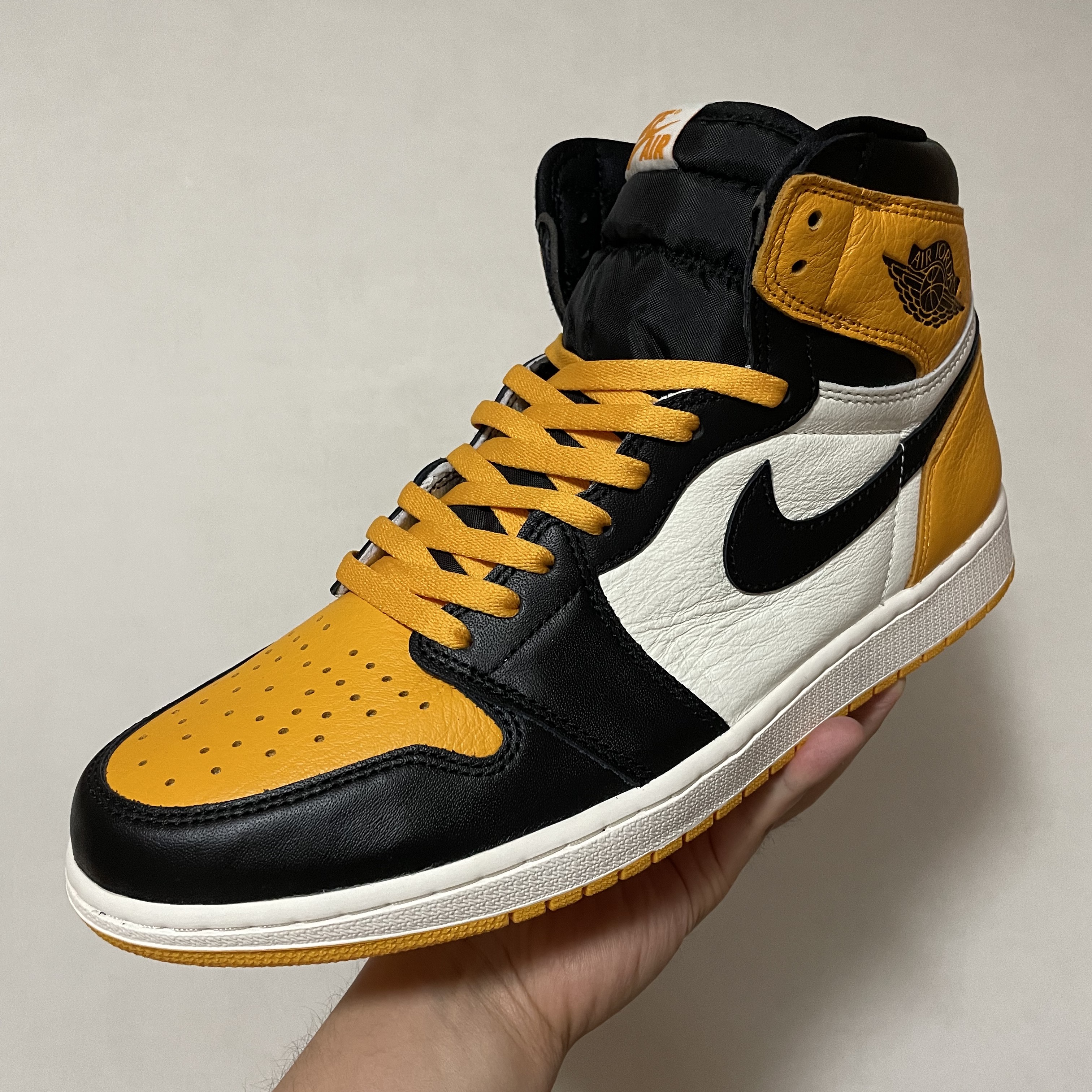 Jordan 1 Retro High OG Taxi 착용 스타일 - 2